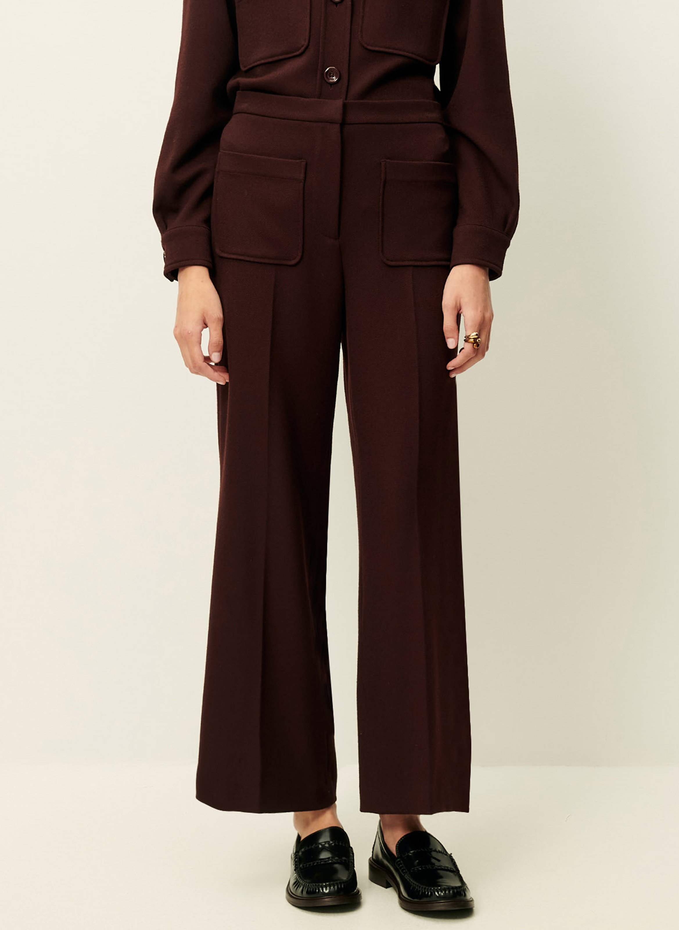 Straight pants with sharp pleats SESSUN
