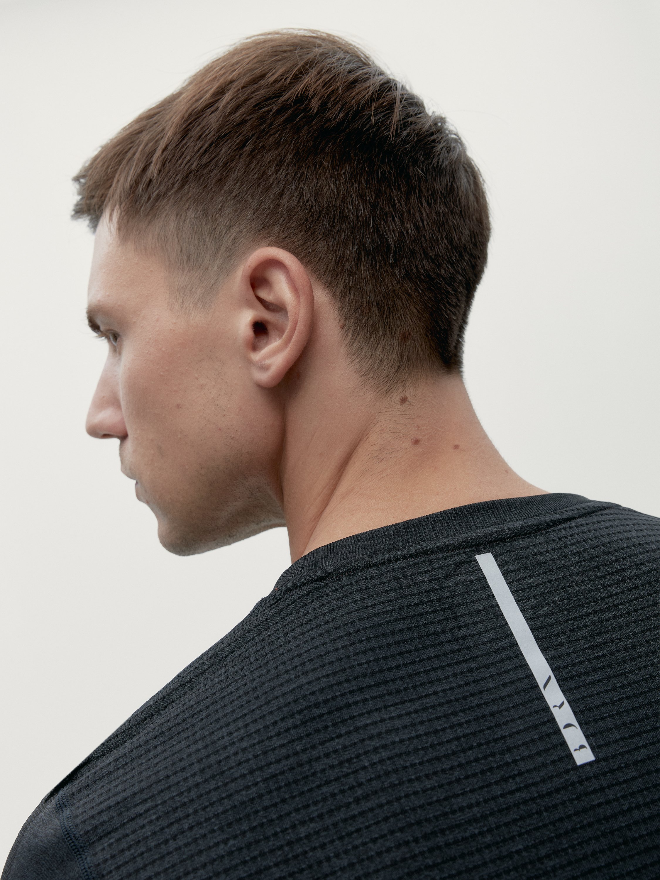 Seamless long-sleeve sports t-shirt BORN LIVING YOGA Grey