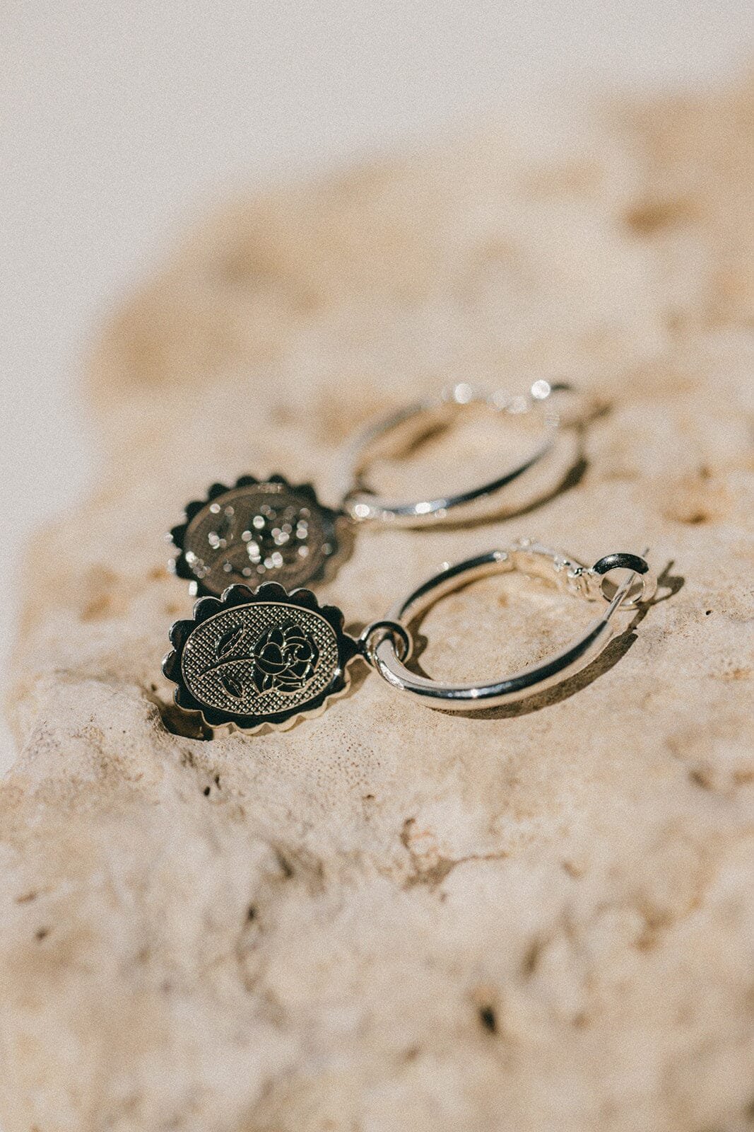 Mini silver-plated flower hoop earrings Silver