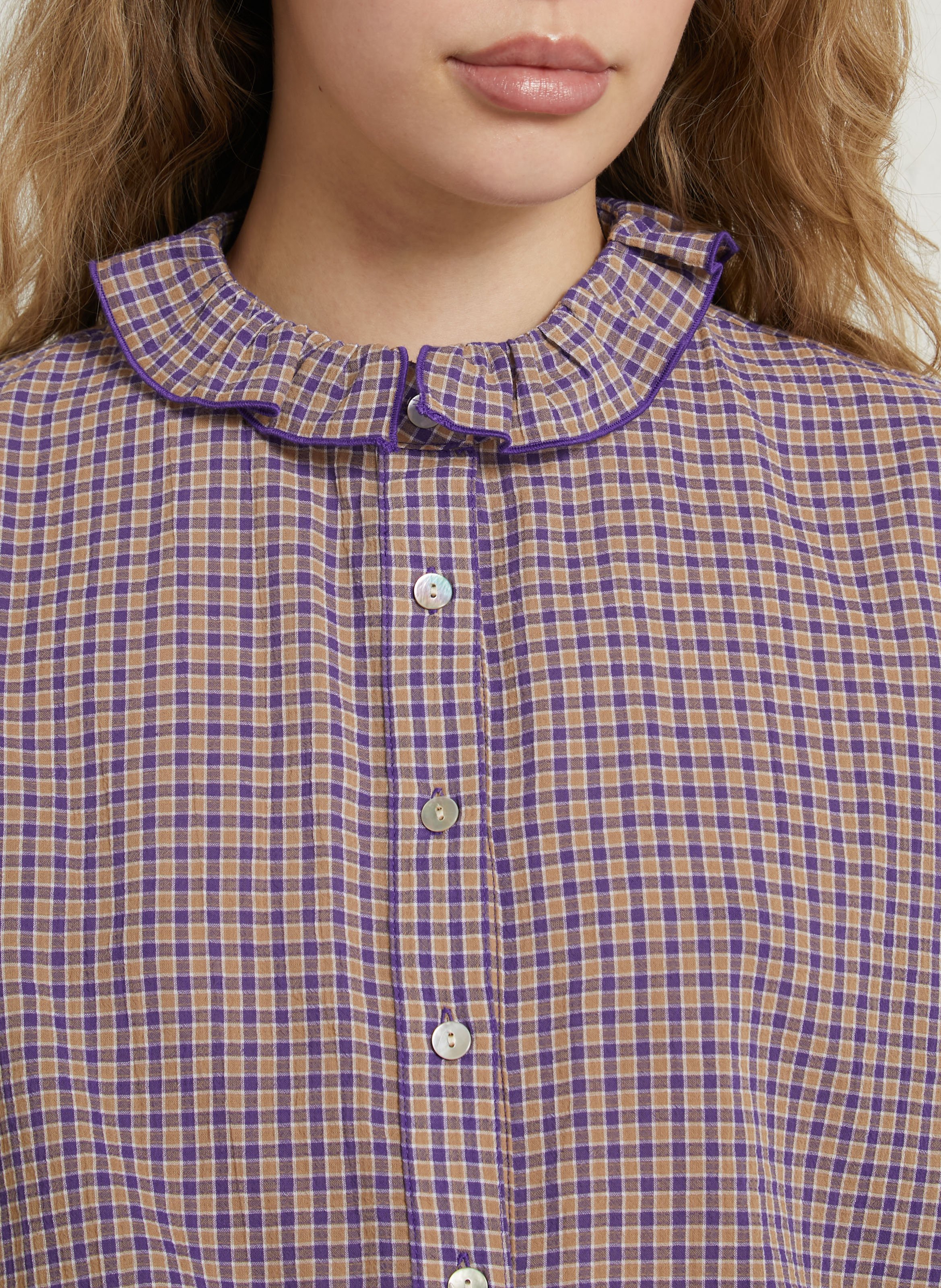 Rechte blouse met klassieke kraag van gemengd katoen met print. HOD PARIS Violet