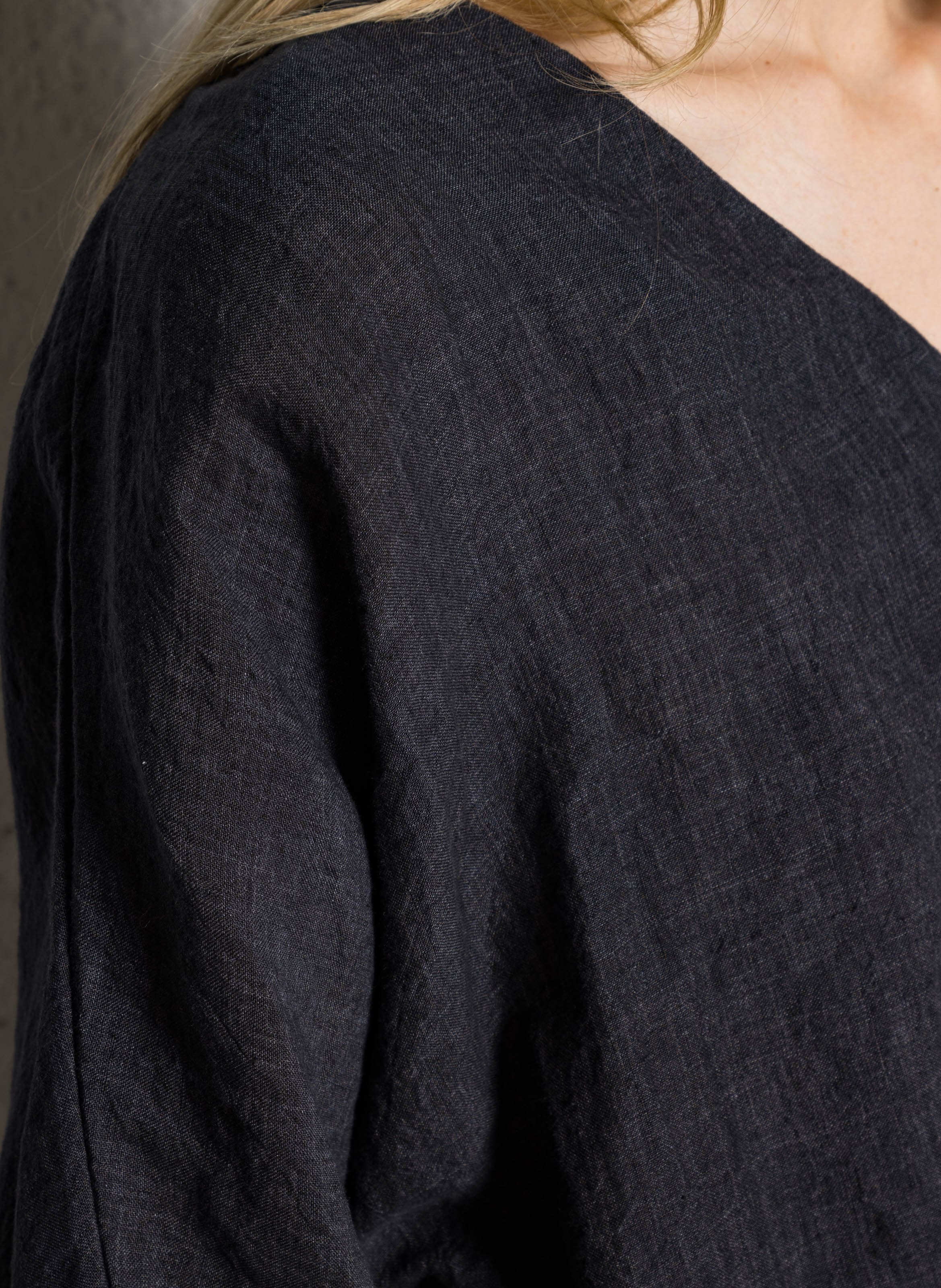 V-neck linen top MASSCOB Black