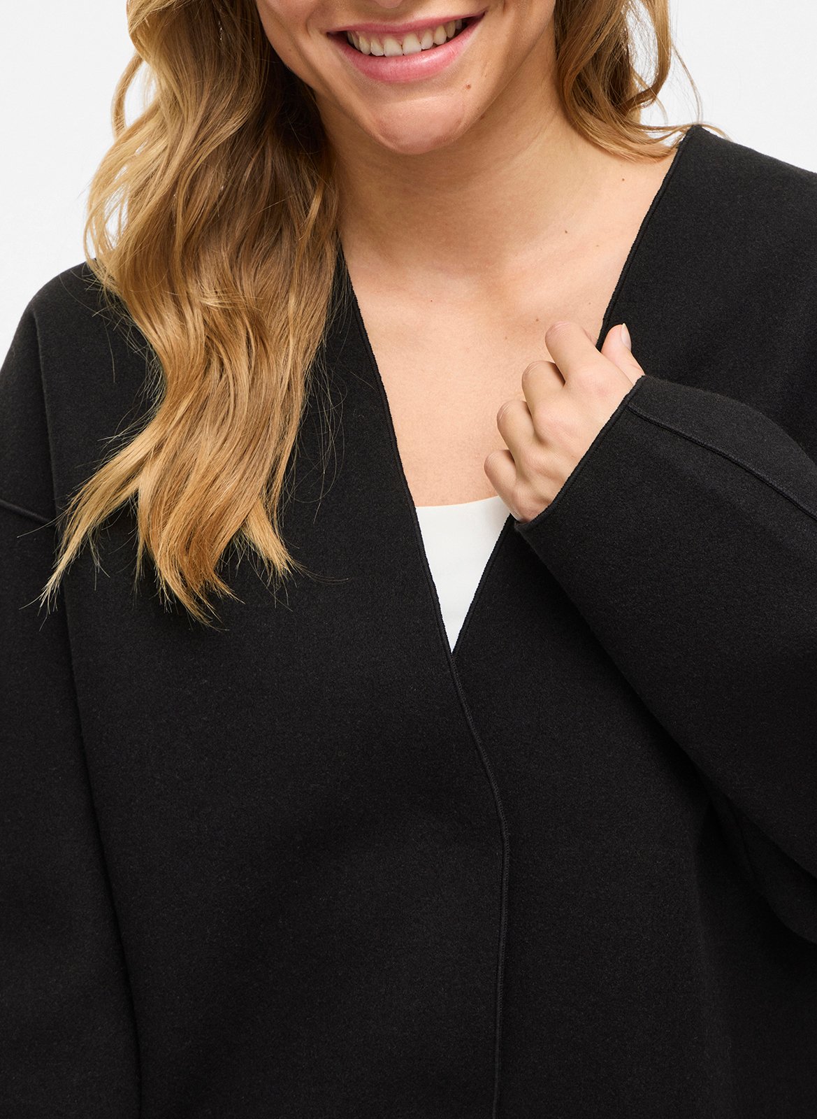 Veste légère ample col v VILA Noir