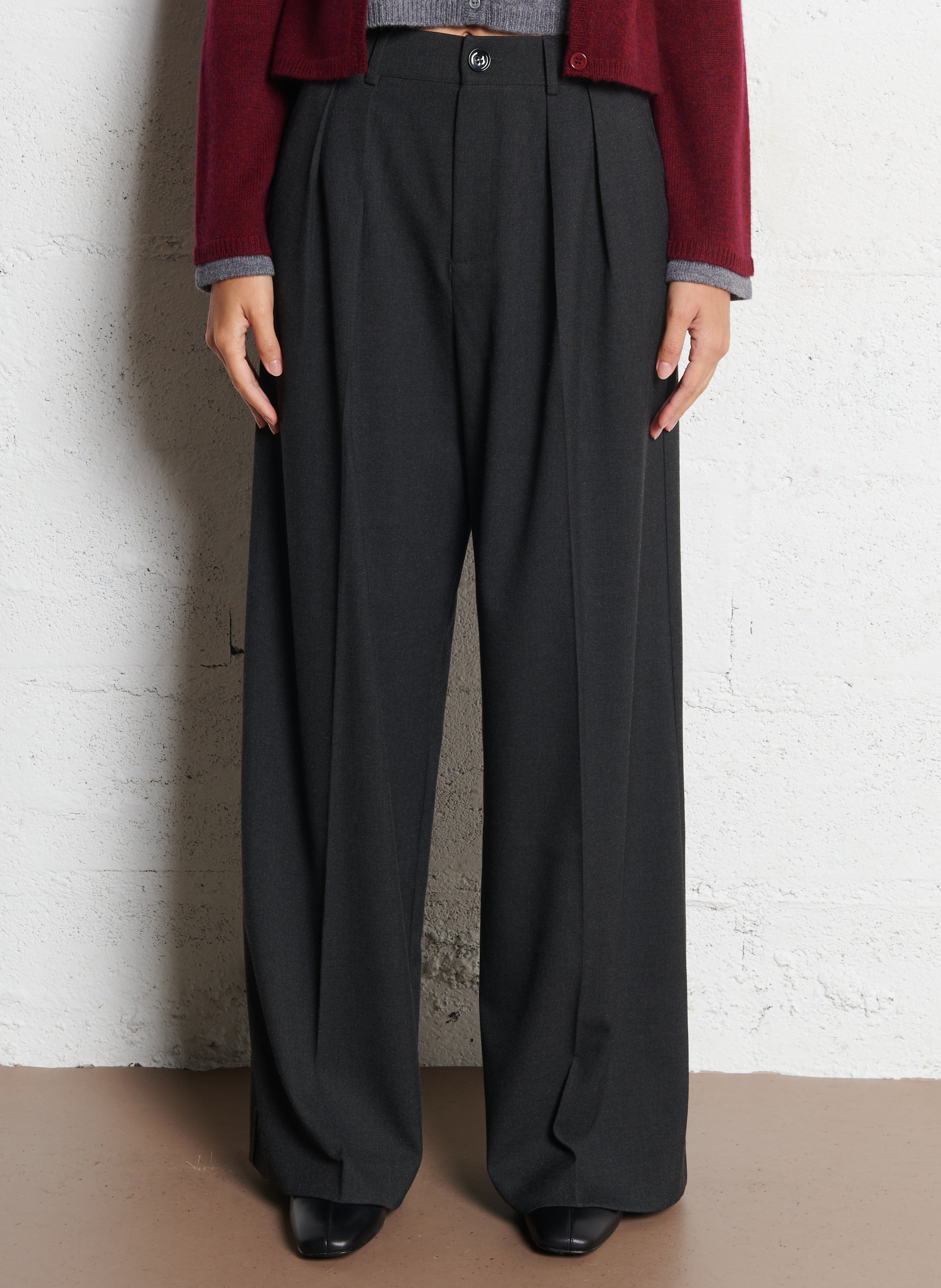 High-waisted wide-leg pleated pants PETITE MENDIGOTE Black