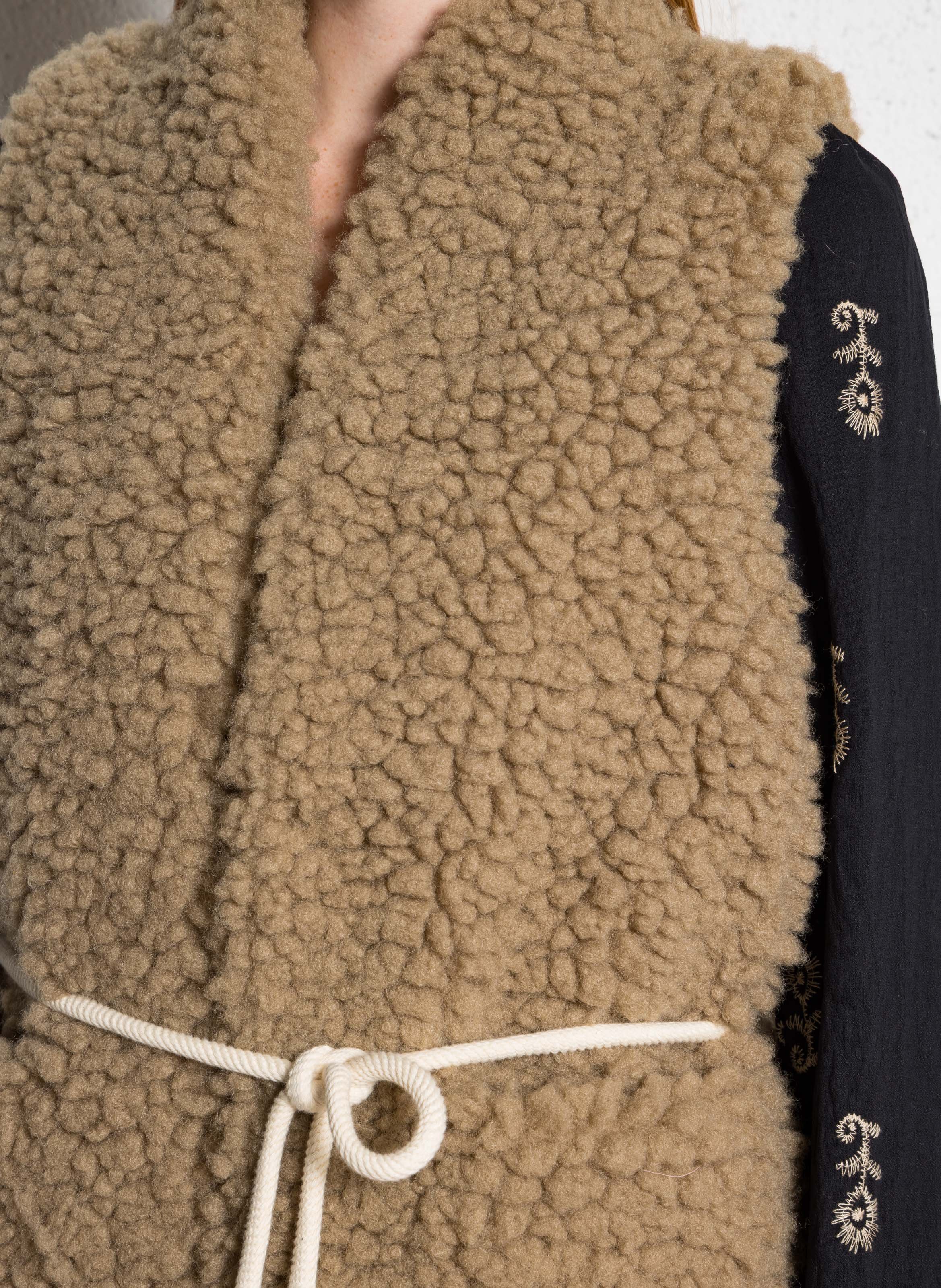 Jasje met opstaande kraag van sherpa LEON & HARPER Bruin