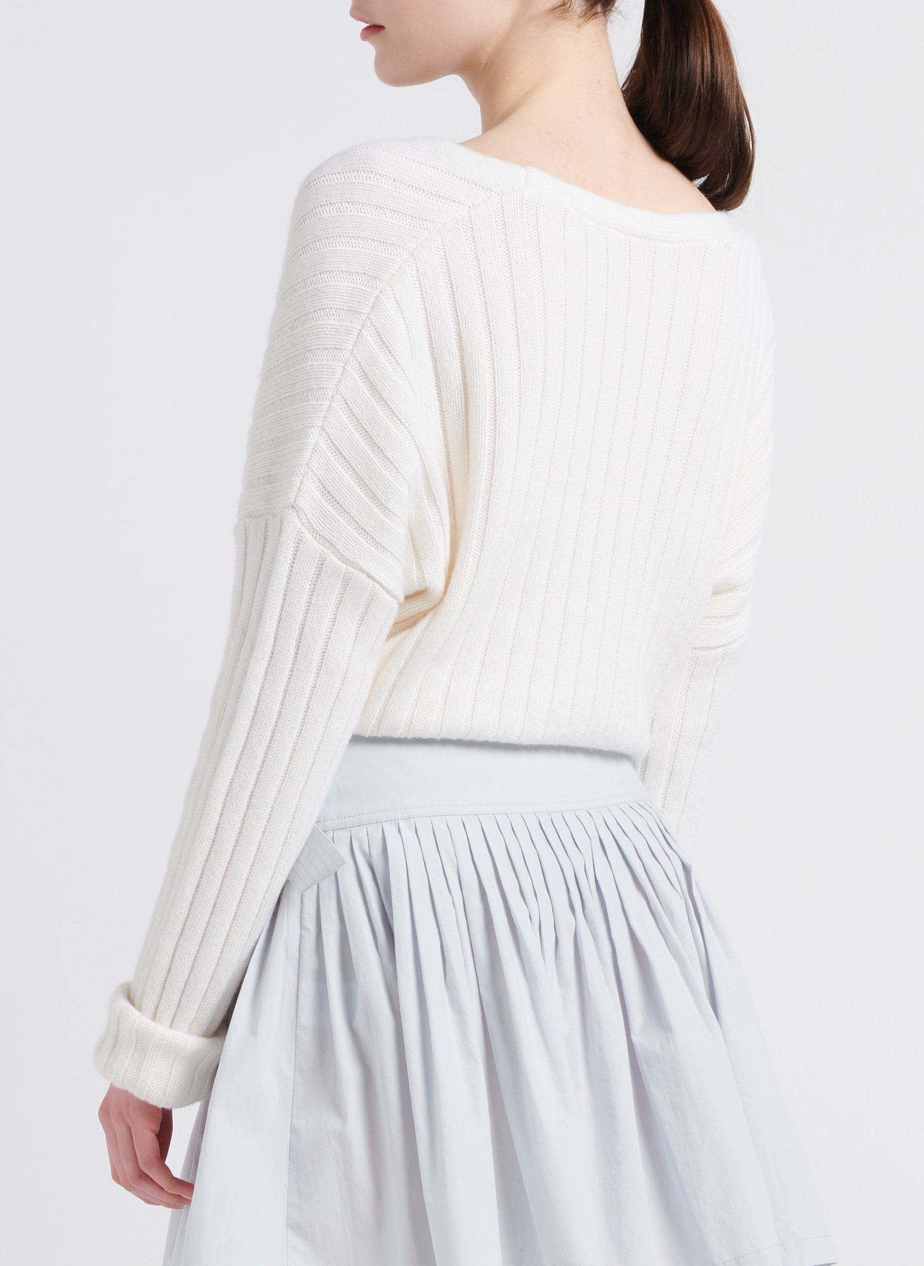 Maglione corto in misto lana scollato dietro COLLECTORS CLUB Beige