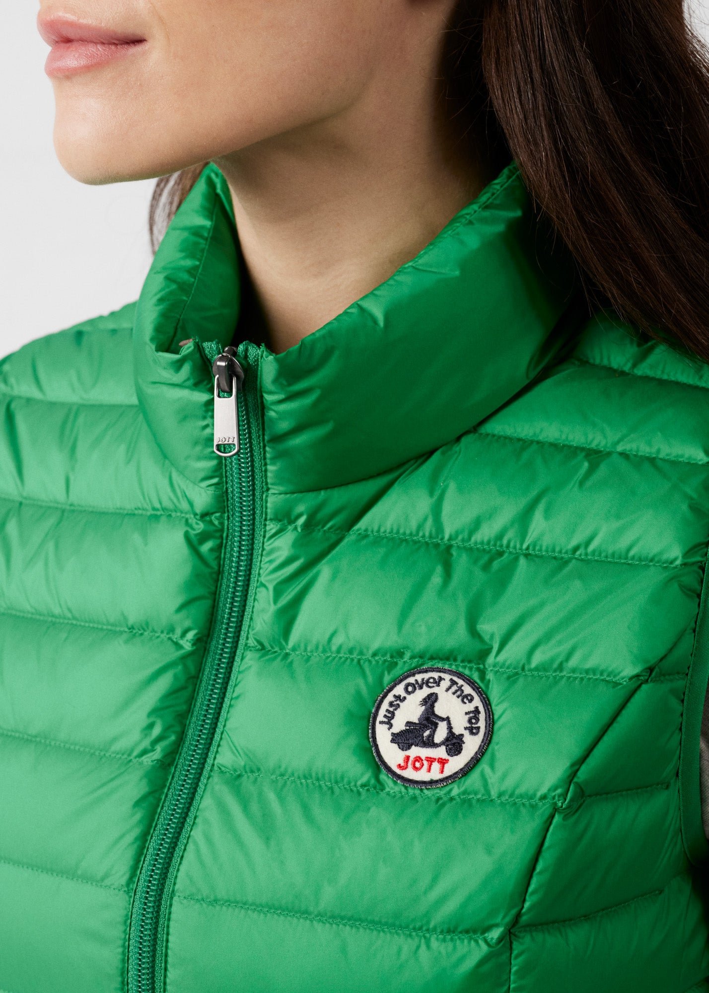Sleeveless lightweight down vest seda JOTT Green