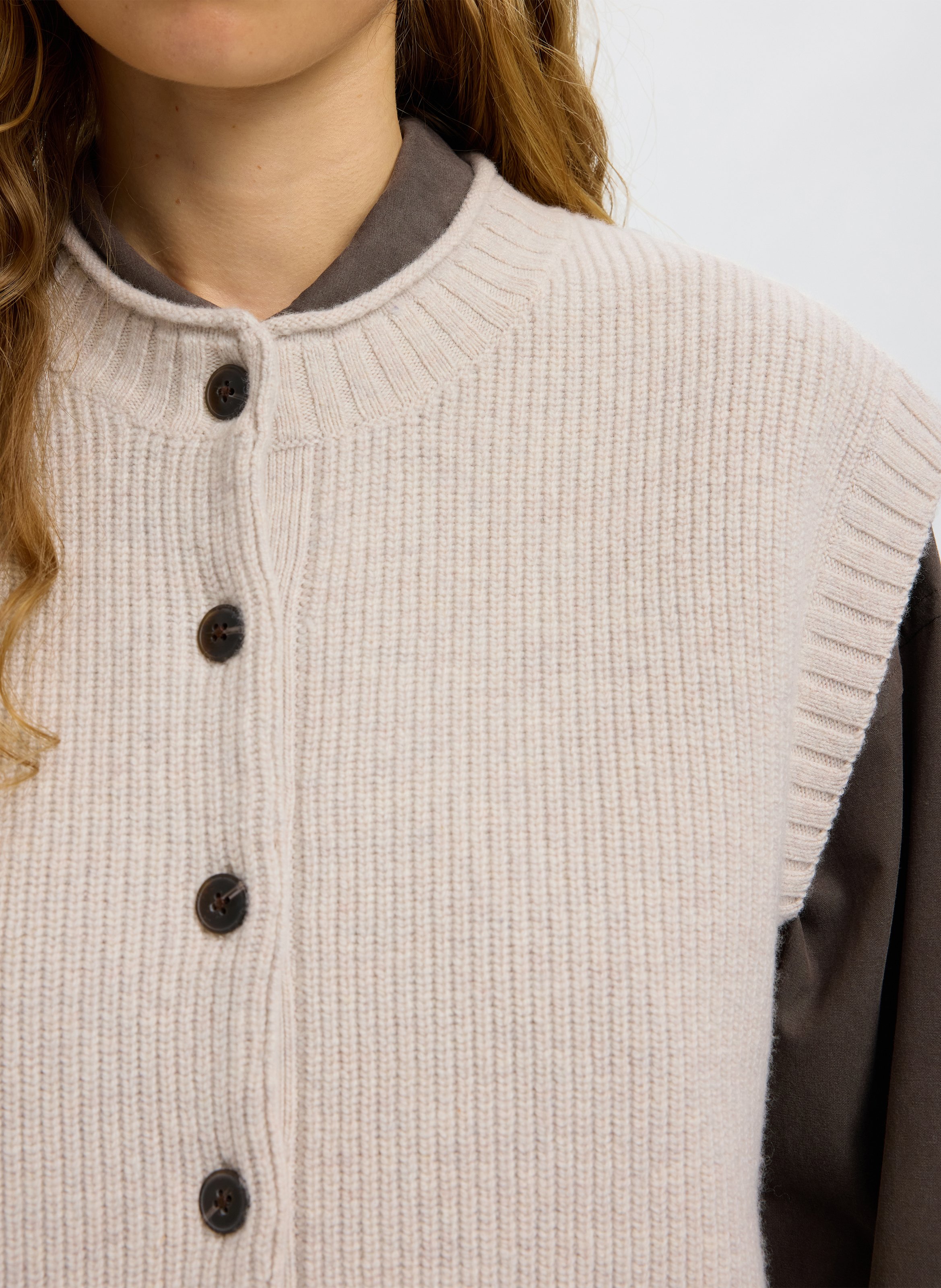 Gilet col rond en laine SELECTED Beige