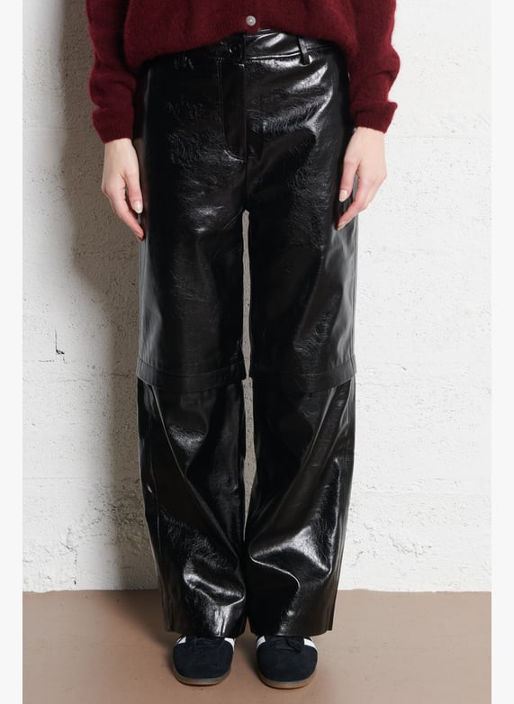 Wijde broek van imitatieleer | Zwart by BERENICE Wijde broek van imitatieleer Zwart