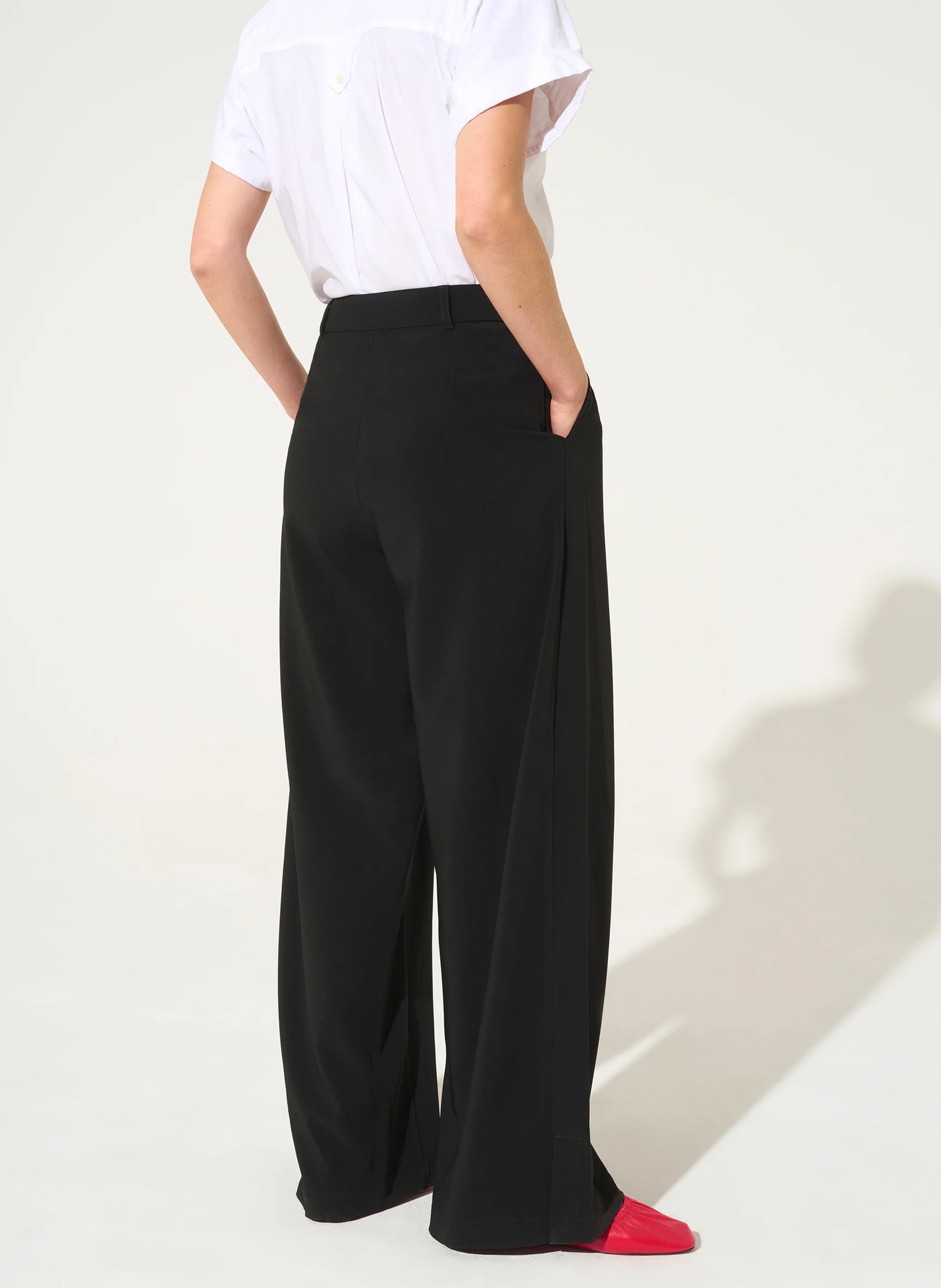 Pantalon large uni à pinces ACOTE Noir