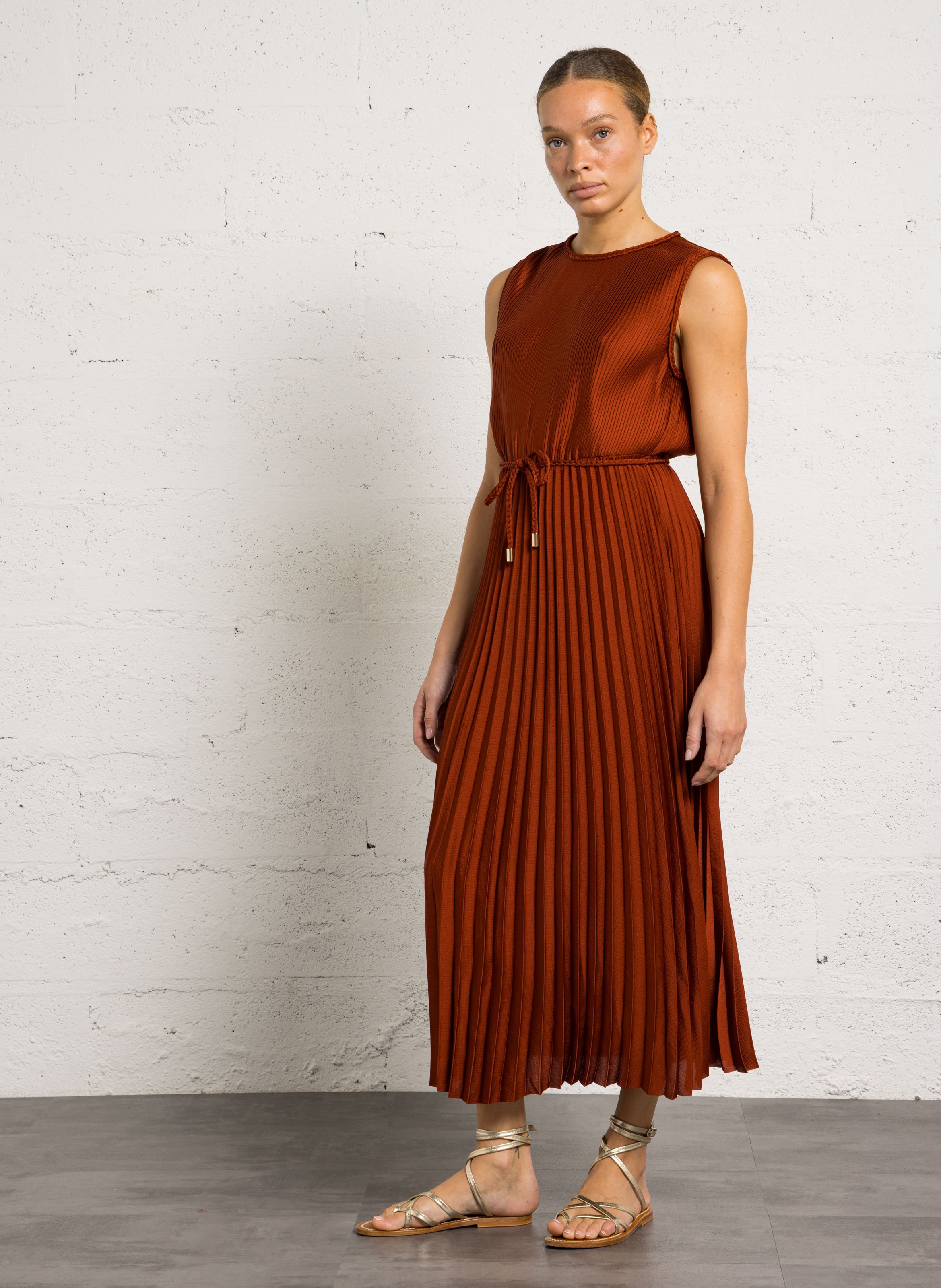 Pleated long straight dress MAISON 123 Red