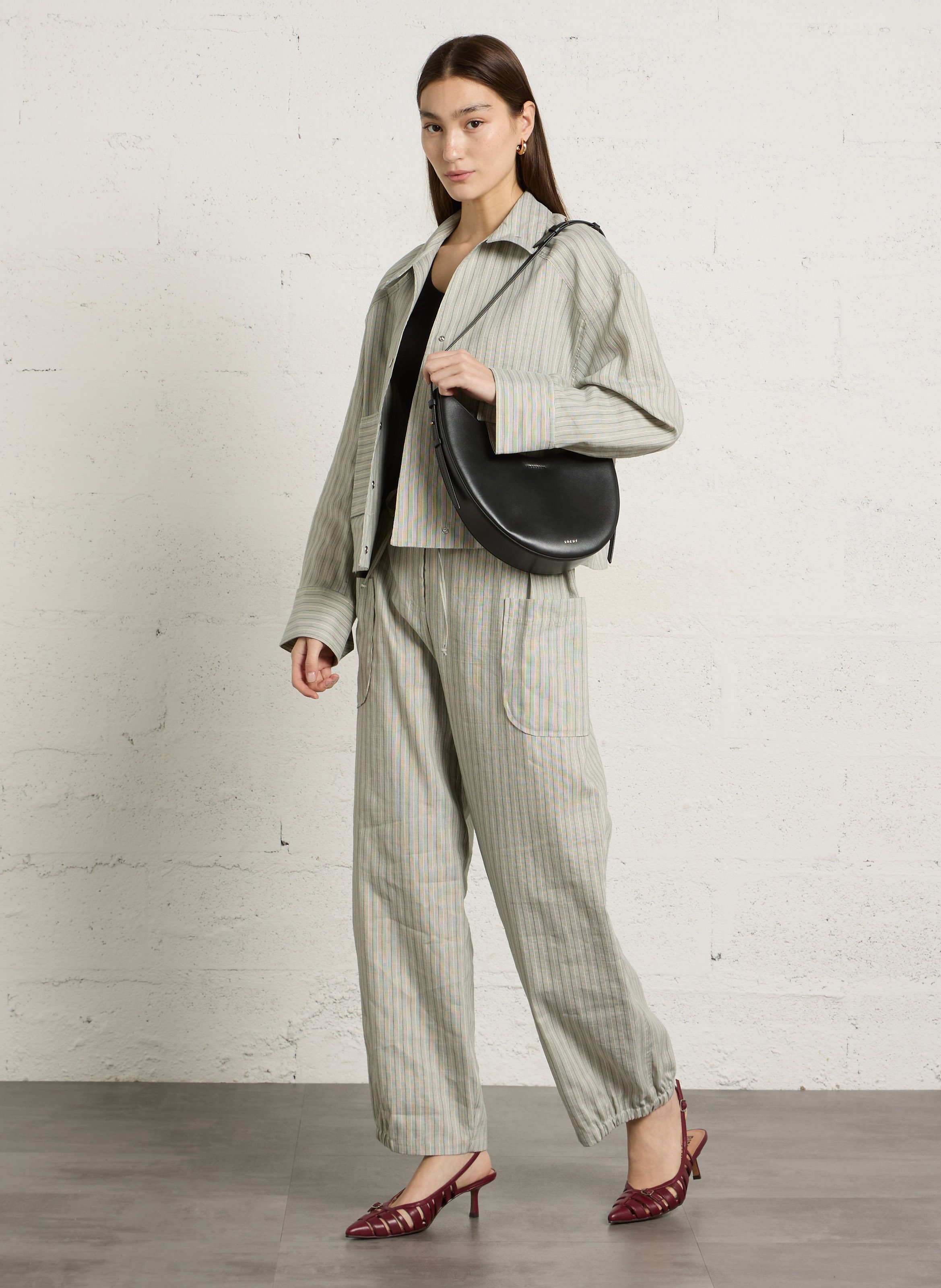 Geschnürte Beuteltasche aus strukturiertem Leder SOEUR Schwarz