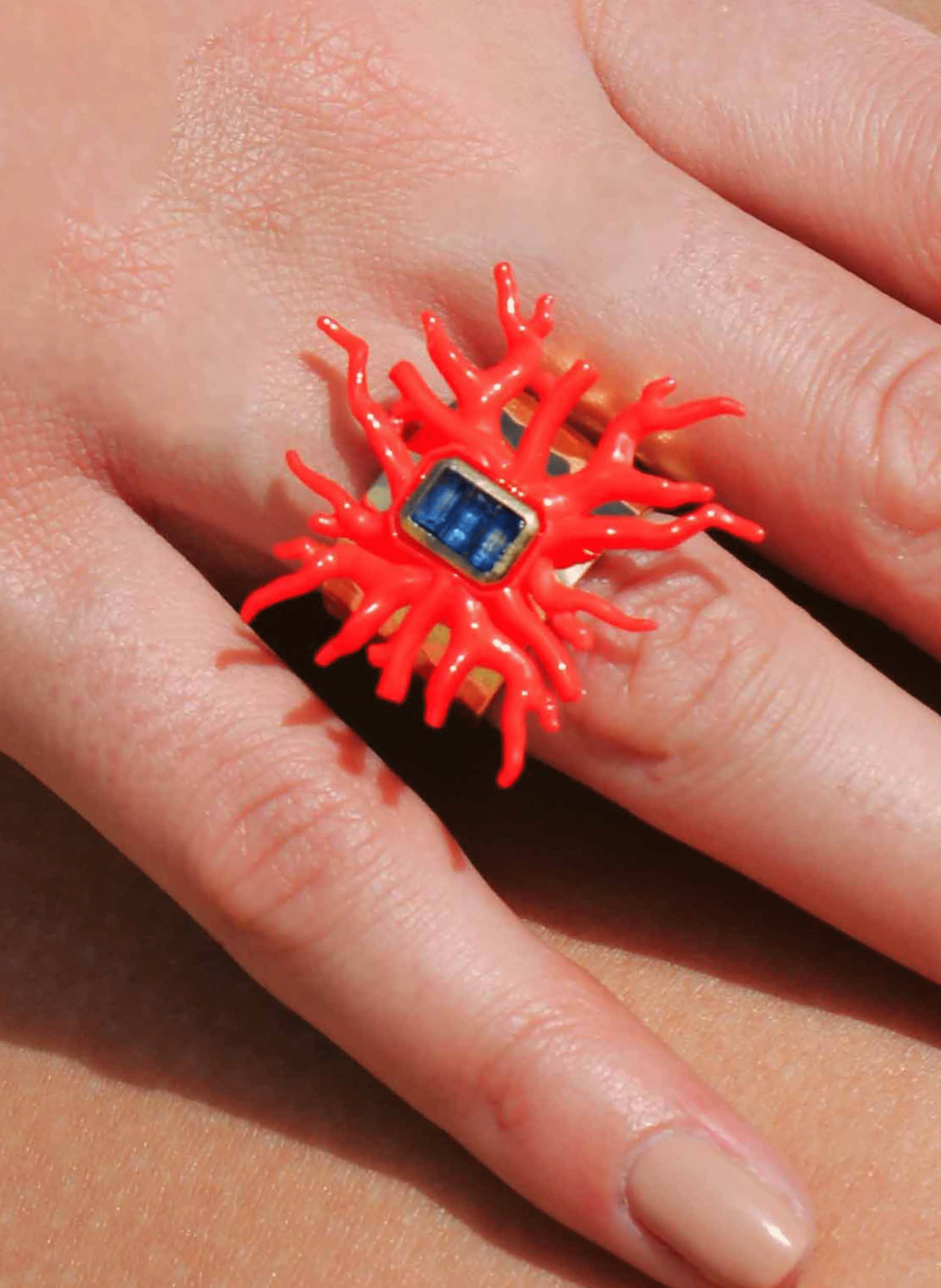 Ring with central cabochon HIPANEMA Red