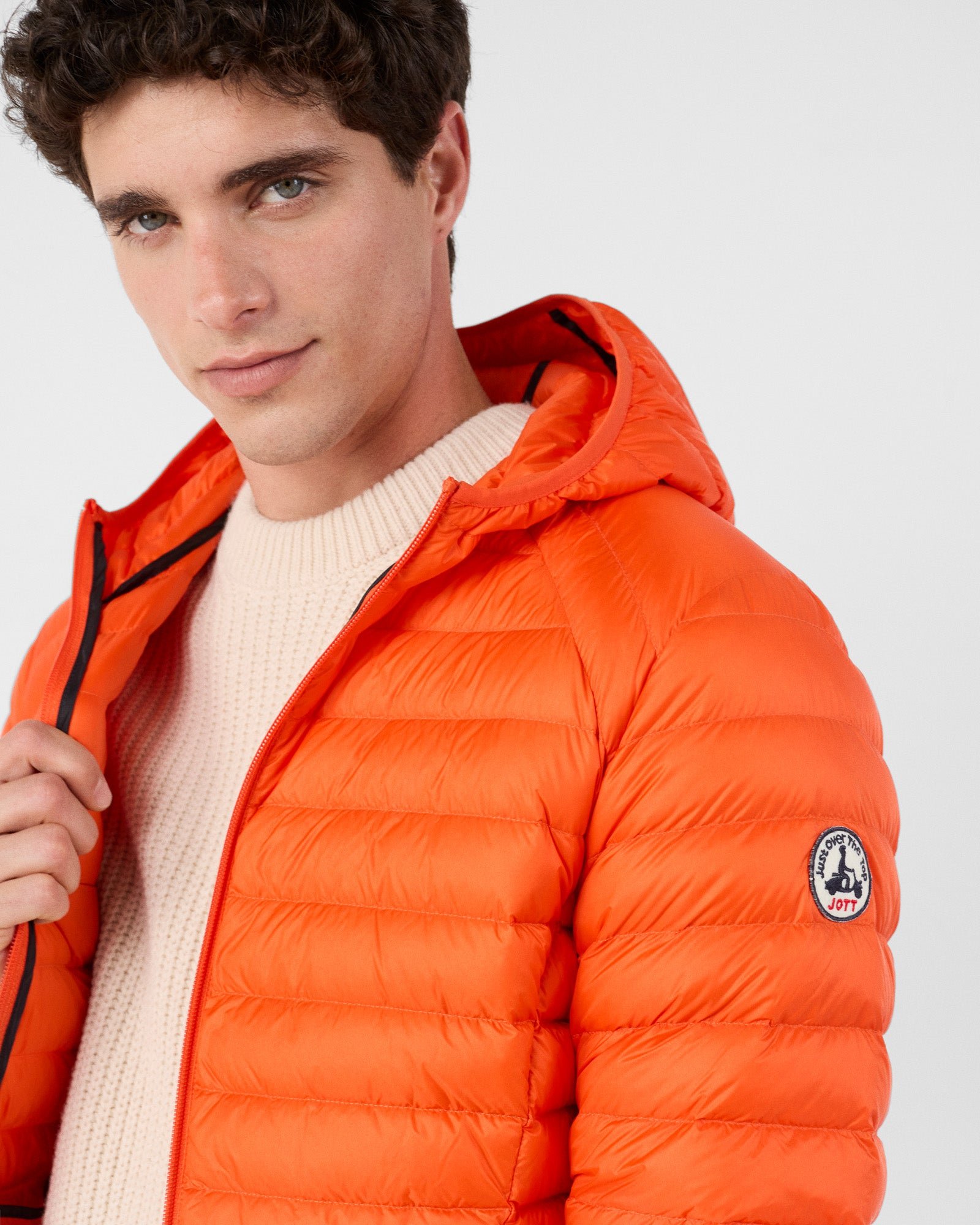 Lightweight hooded puffer jacket nico JOTT Red