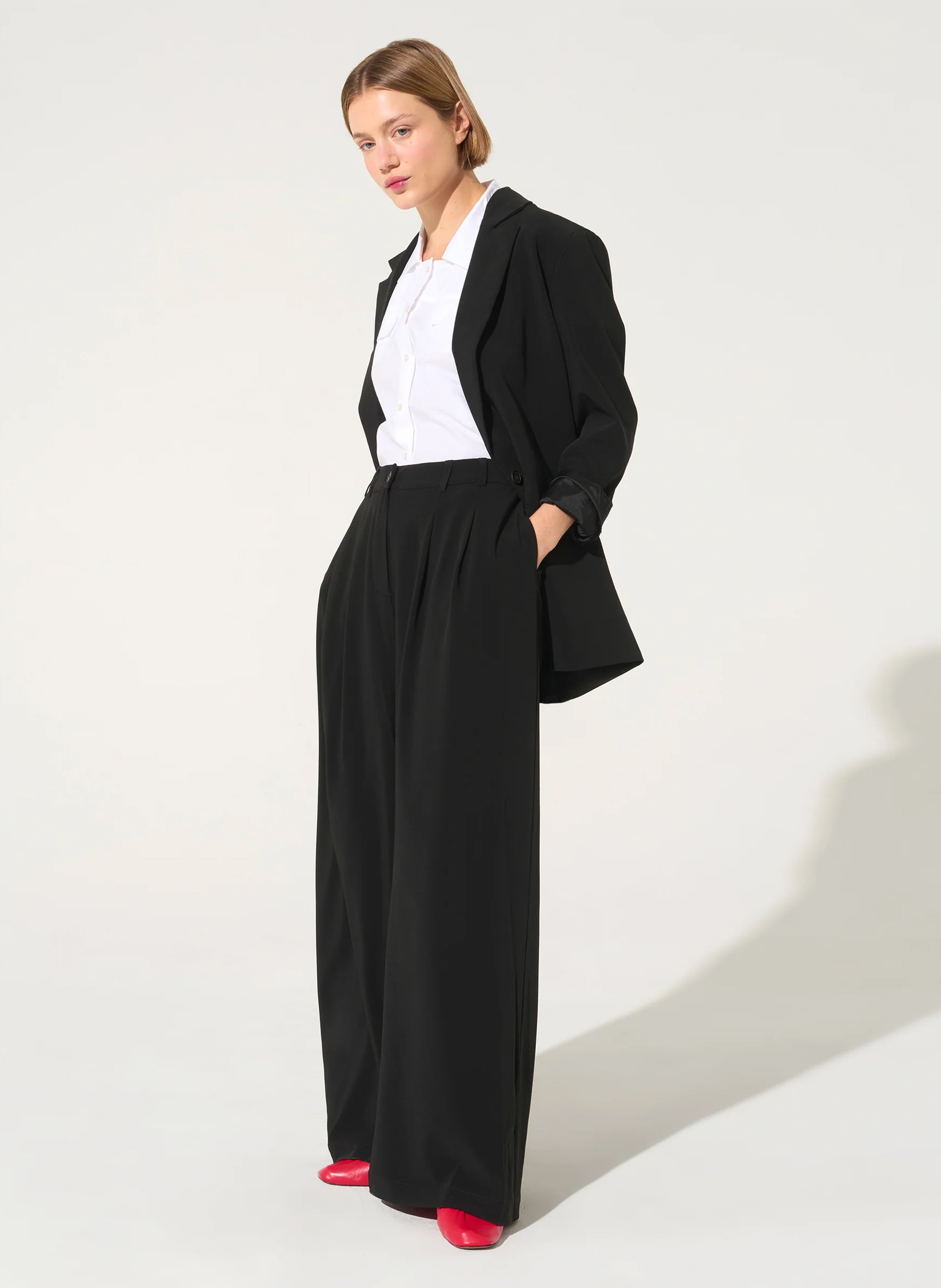 Pantalon large uni à pinces ACOTE Noir