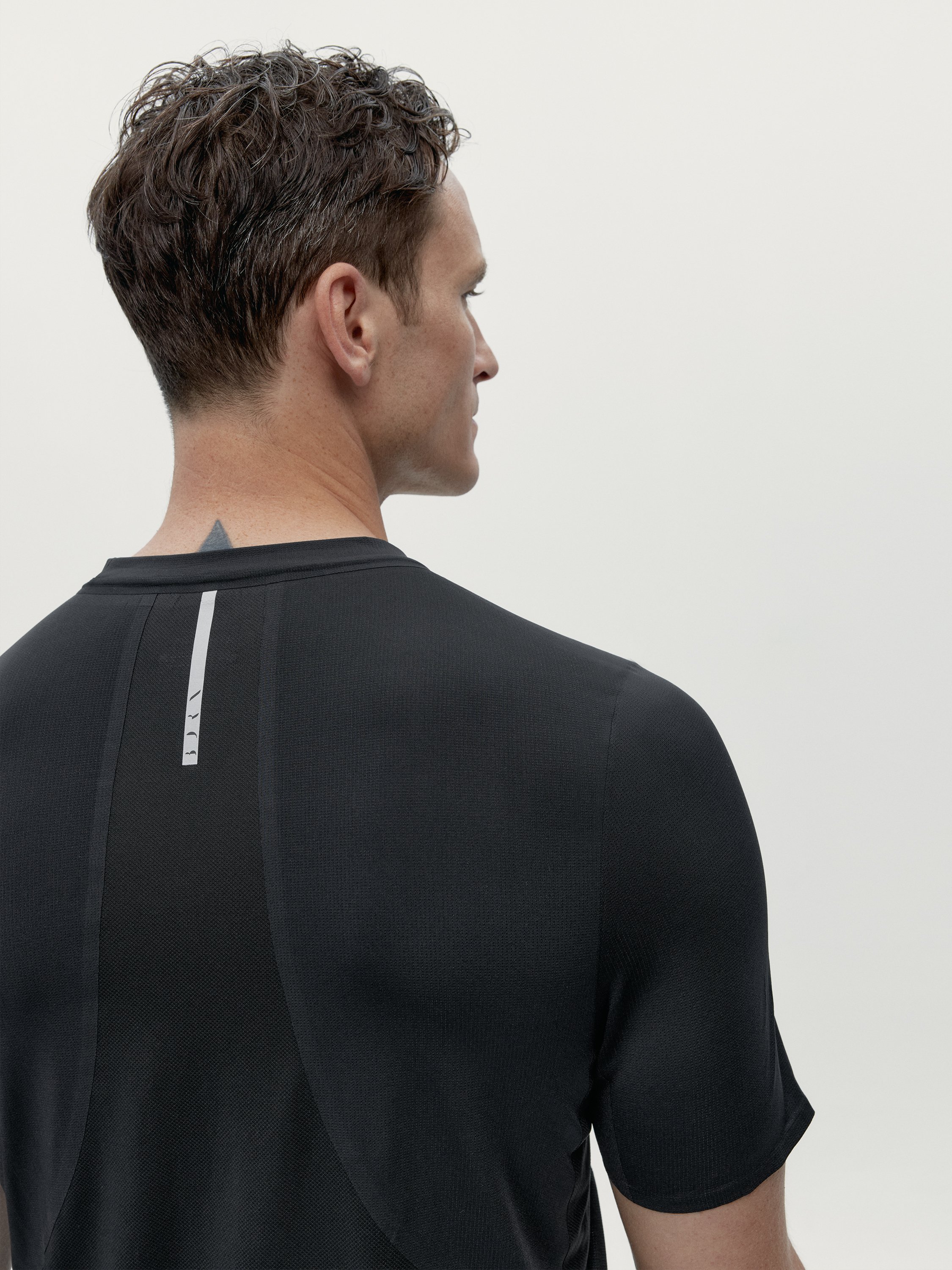 Short-sleeved performance sports t-shirt BORN LIVING YOGA Black