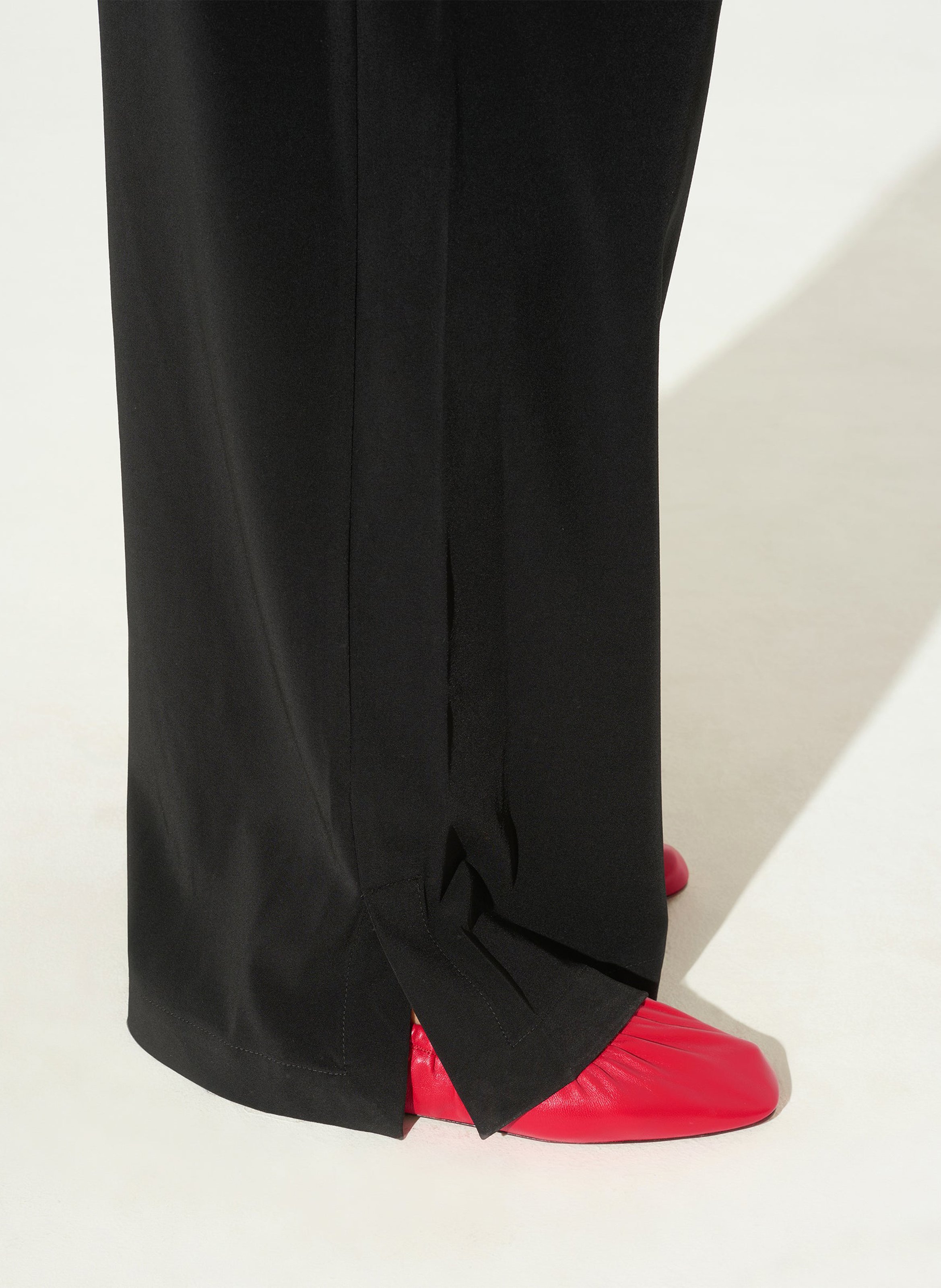 Pantalon large uni à pinces ACOTE Noir