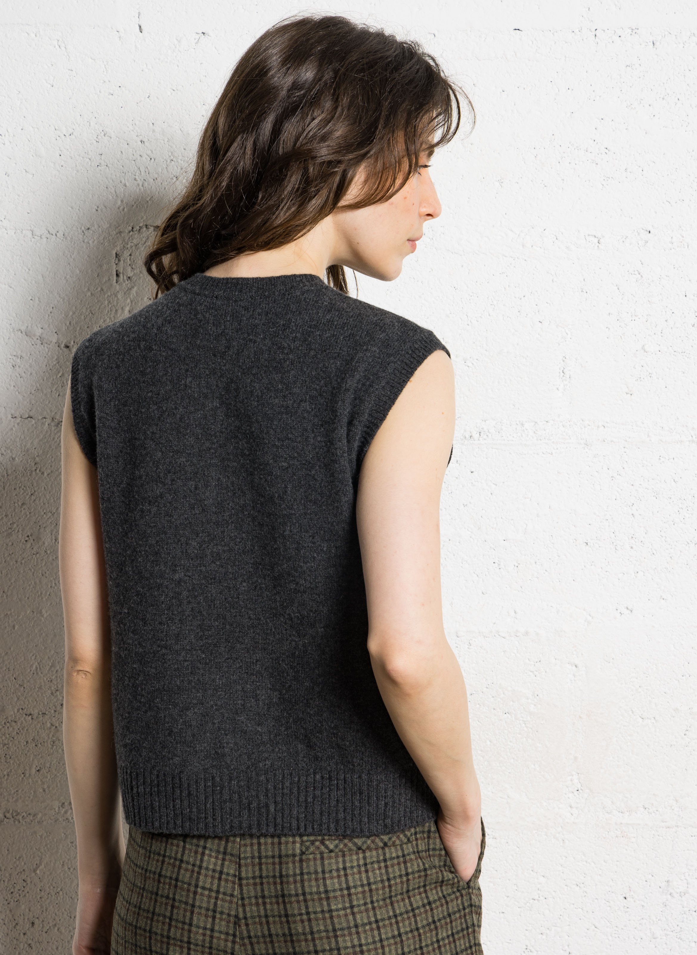 Sleeveless Straight Wool and Cashmere Vest PETITE MENDIGOTE Black