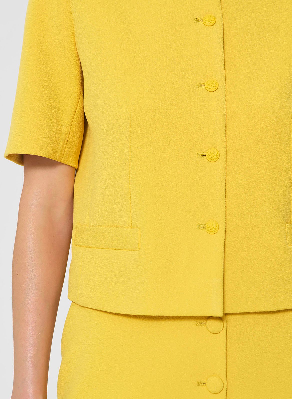 Gerade geschnittene Jacke mit Rundhalsausschnitt TARA JARMON Gelb