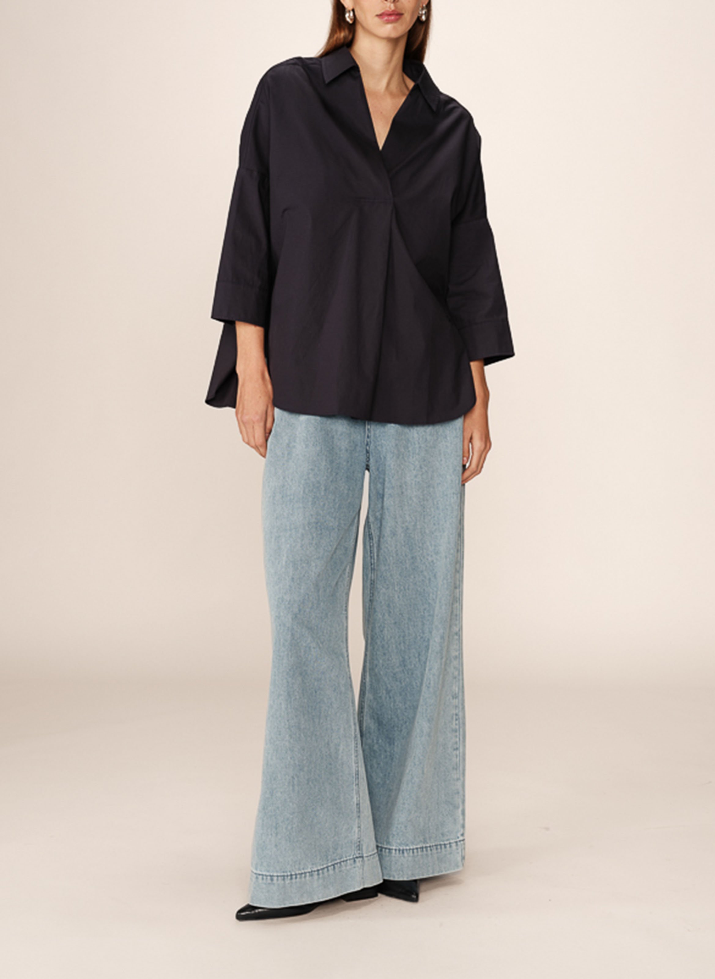 Loose-fit cotton V-neck blouse Blue