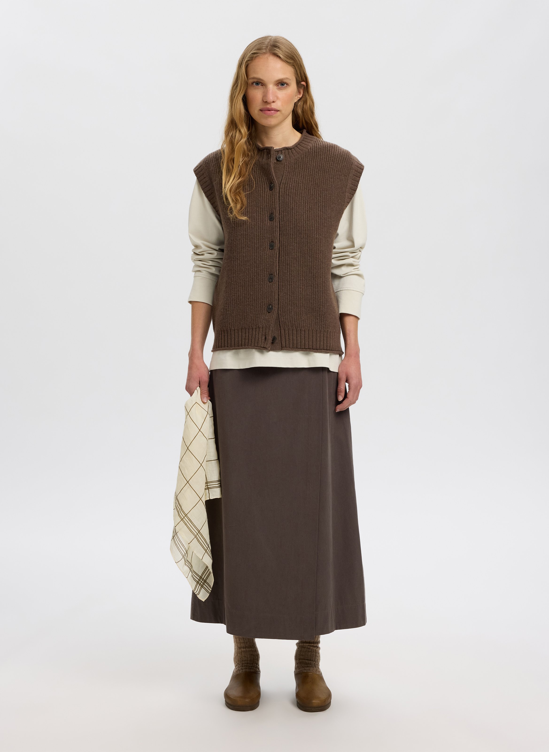 Gilet col rond en laine SELECTED Marron