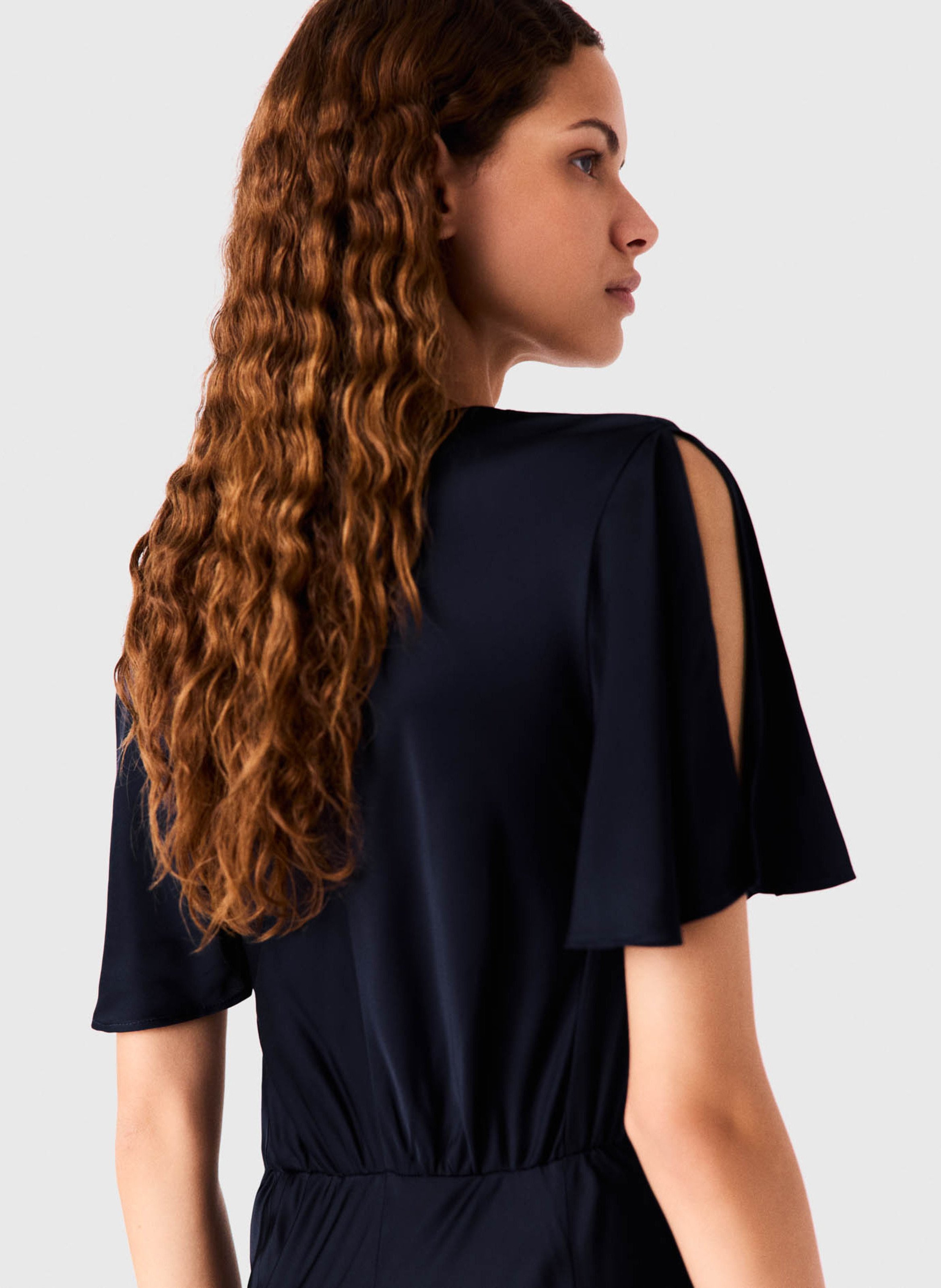 Lange gedrapeerde jurk met satijneffect MAJE Blauw