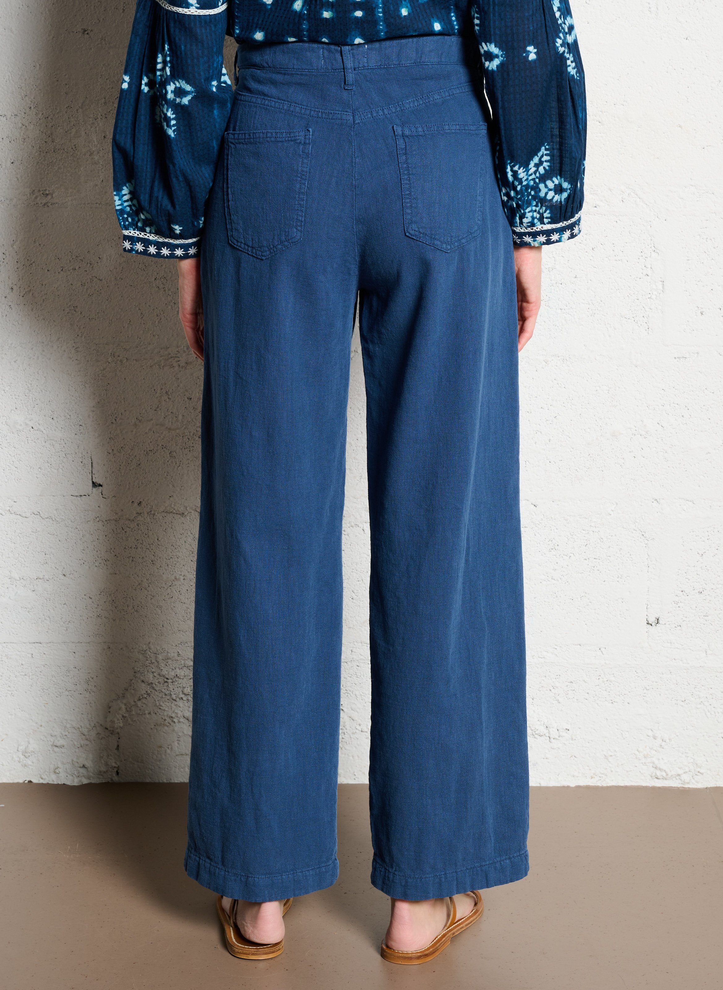 Weit geschnittene Bundfaltenhose aus Leinen-Mix MAISON HOTEL Blau