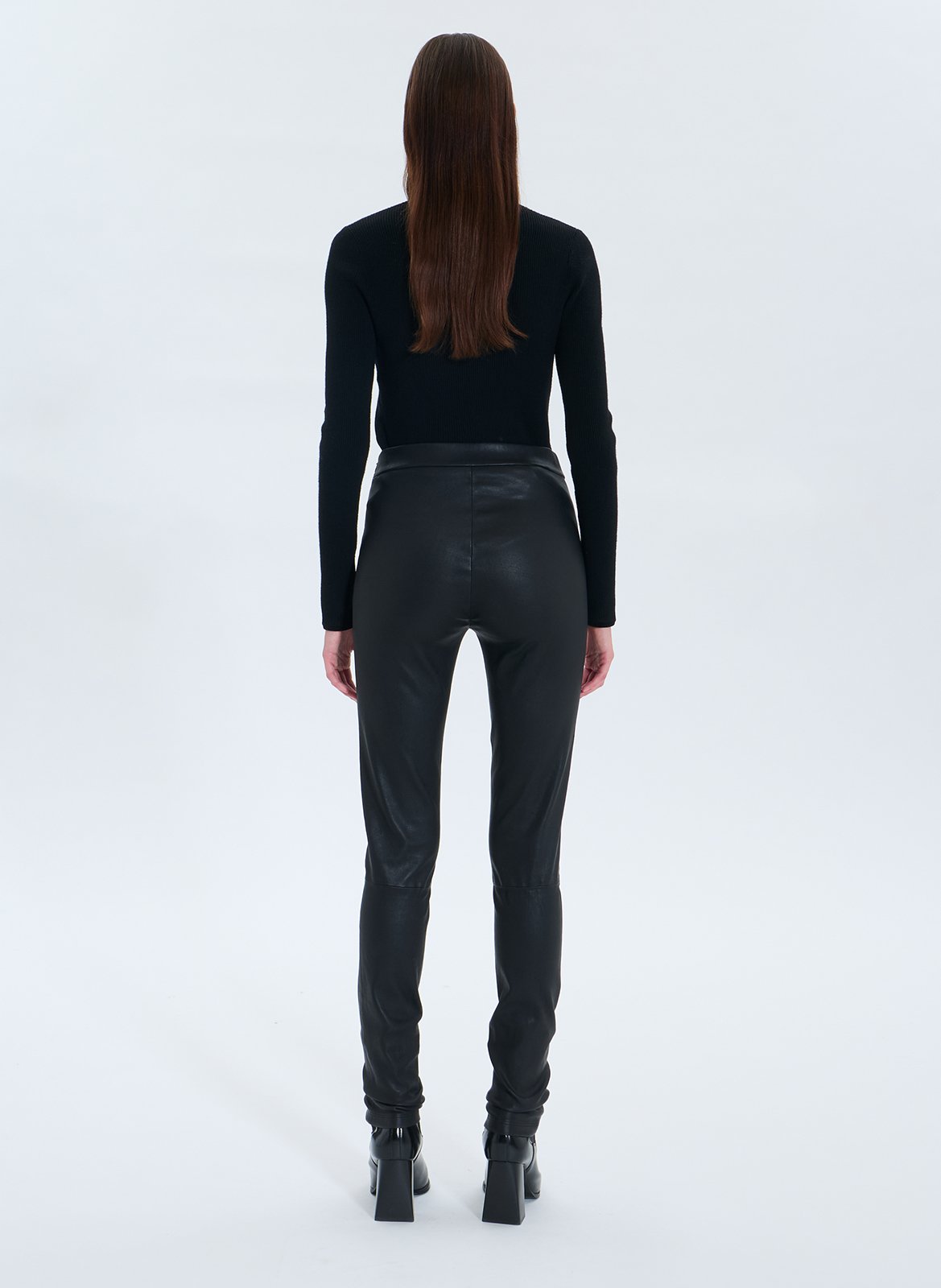 Pantalón ajustado de cuero liso ZAPA Negro