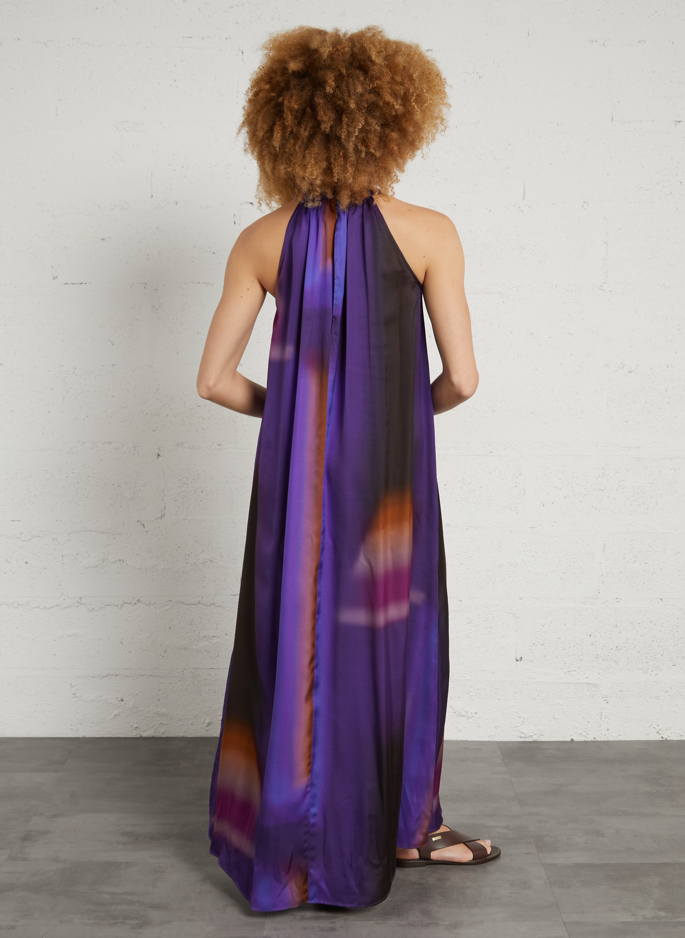 Langes, fließendes Kleid MOMONI Mehrfarbig