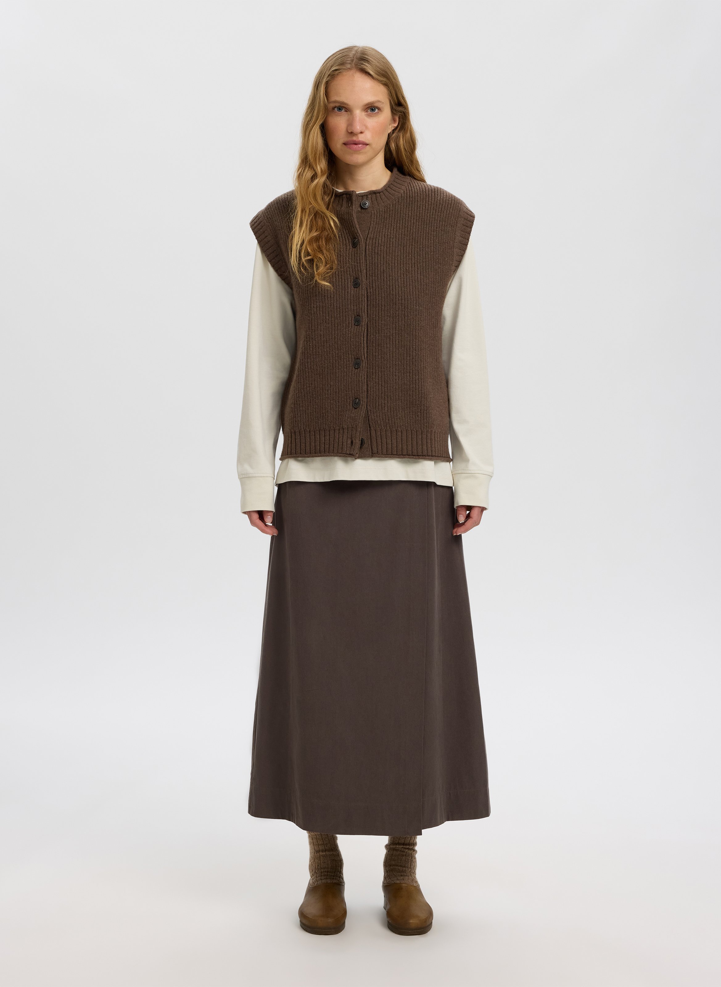 Gilet col rond en laine SELECTED Marron