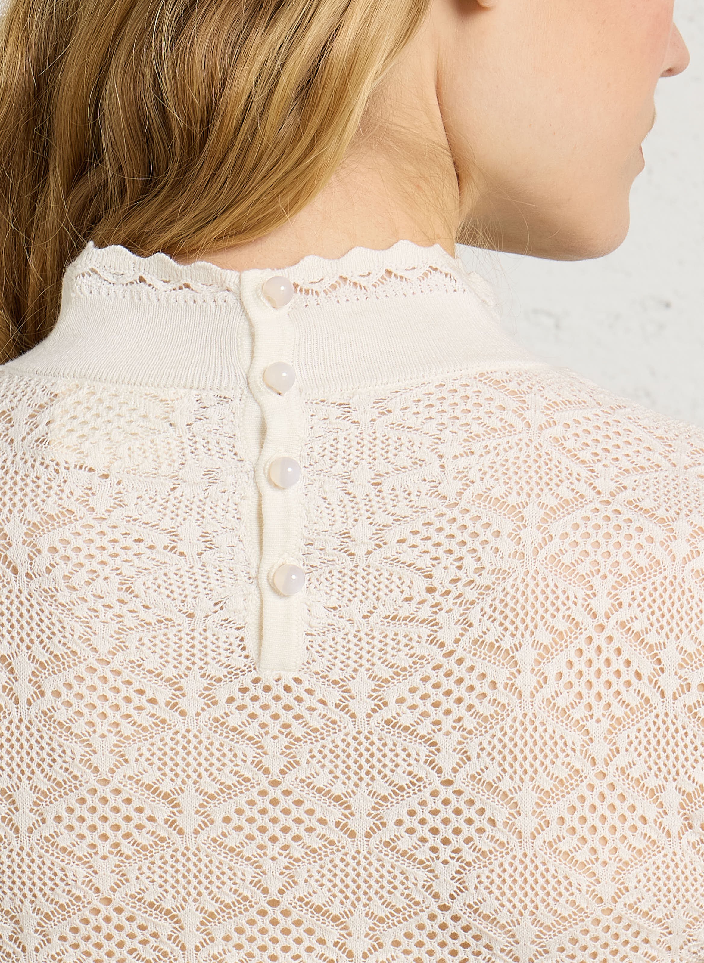 Pull à col montant fin en maille ajourée dentelle PETITE MENDIGOTE Beige