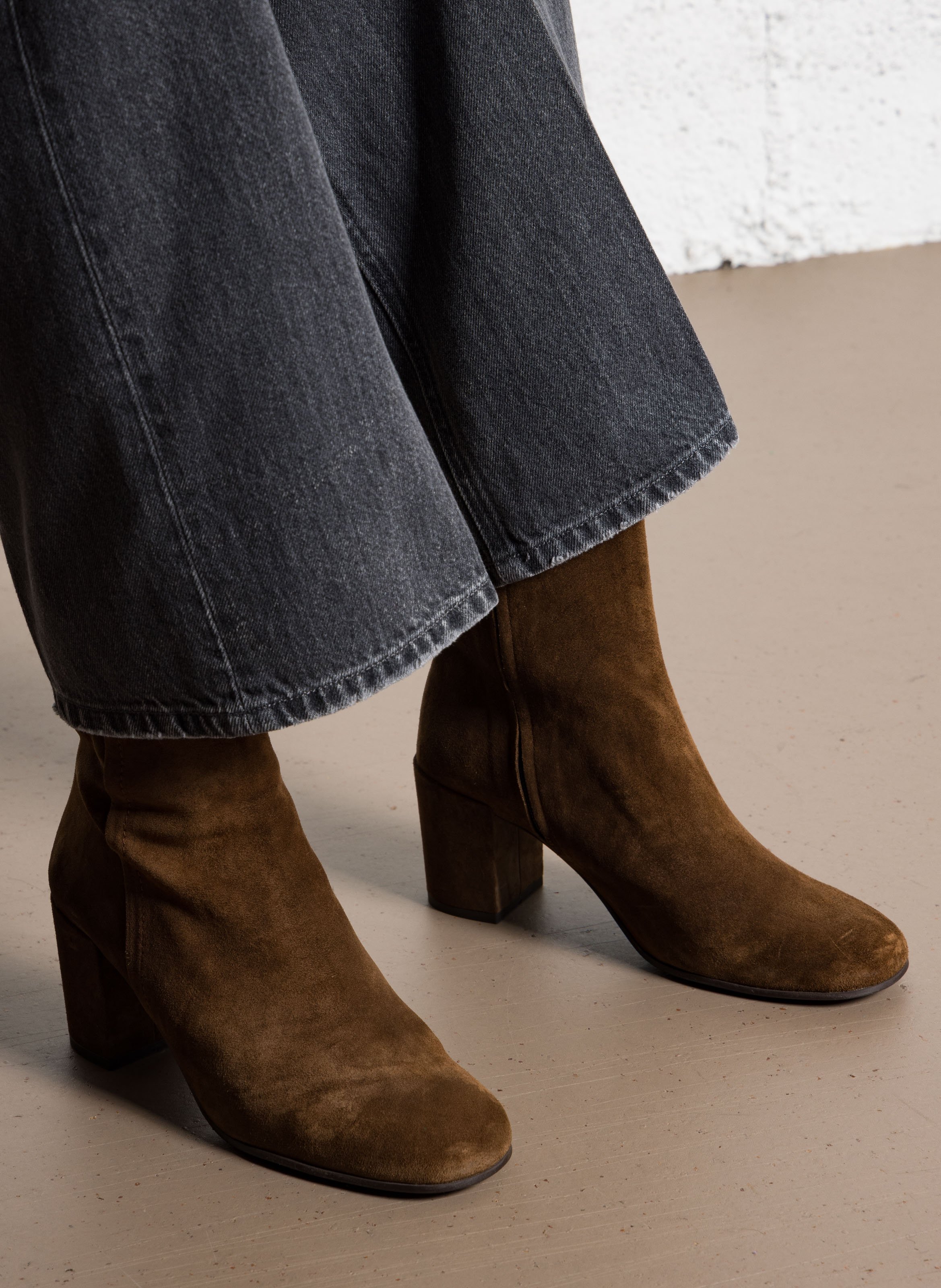 Stiefeletten aus Veloursleder BILLI BI Braun