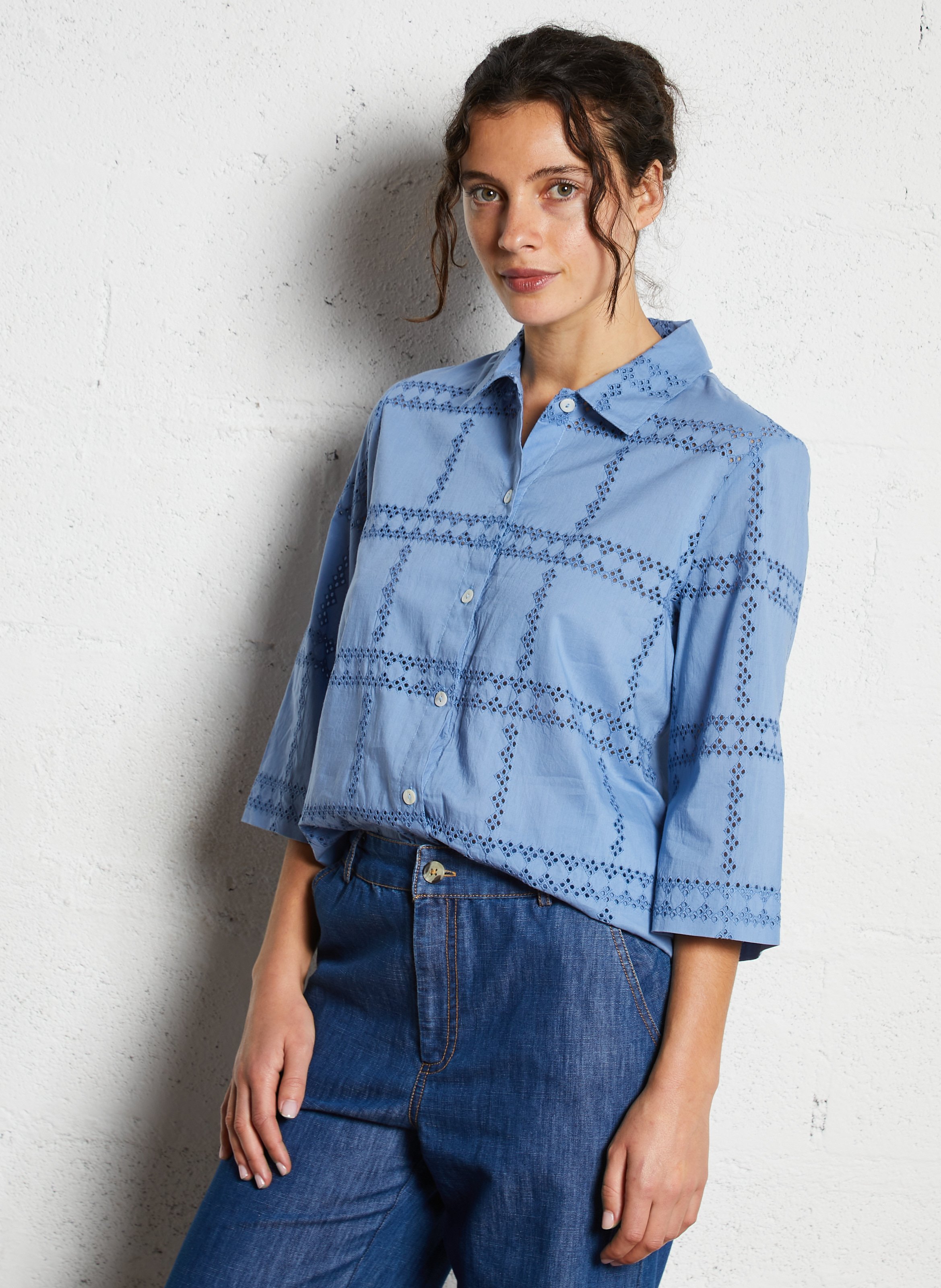 Rechte, katoenen blouse met klassieke kraag en borduursel NICE THINGS