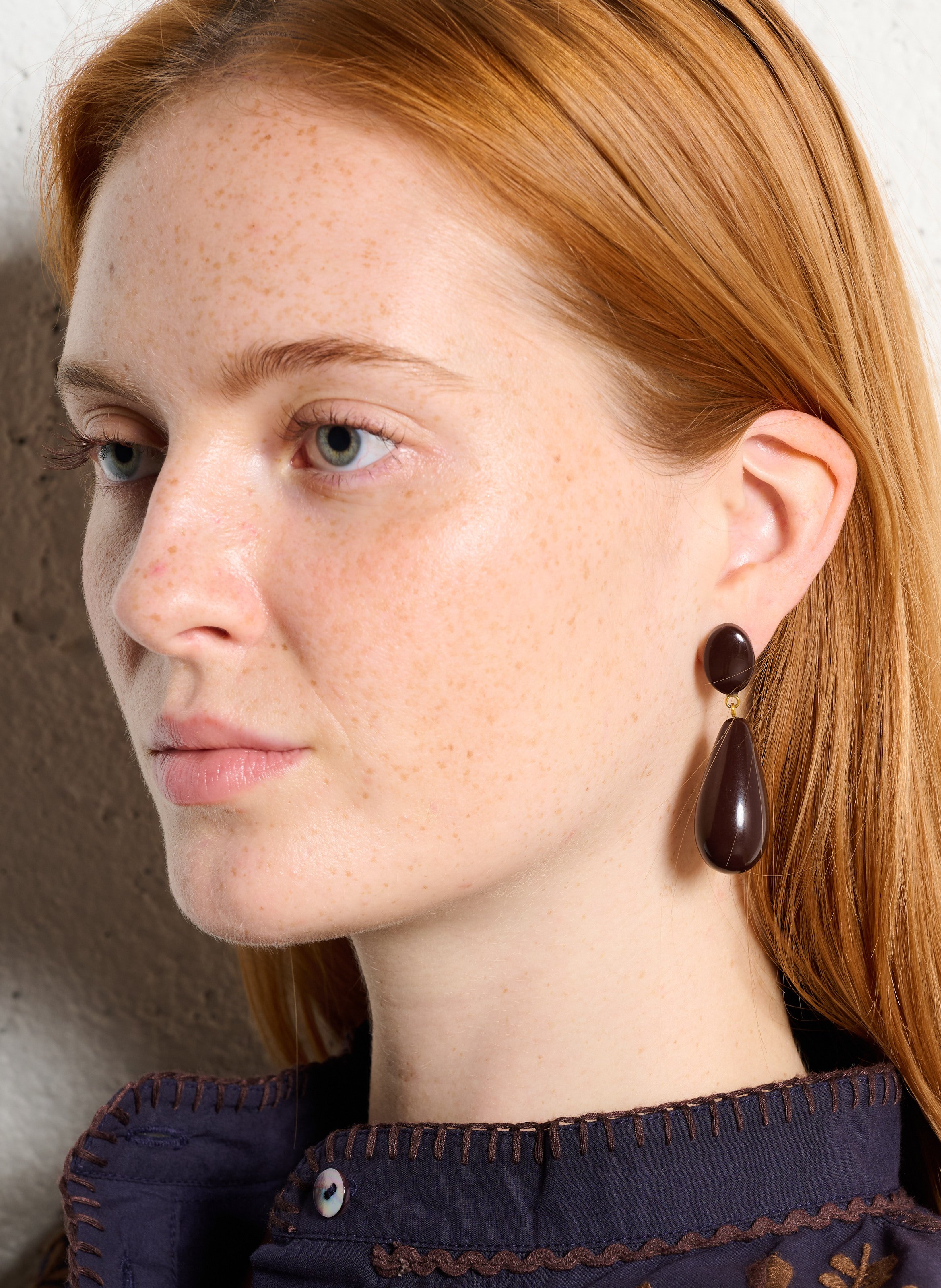 Pendientes colgantes FEEKA Negro