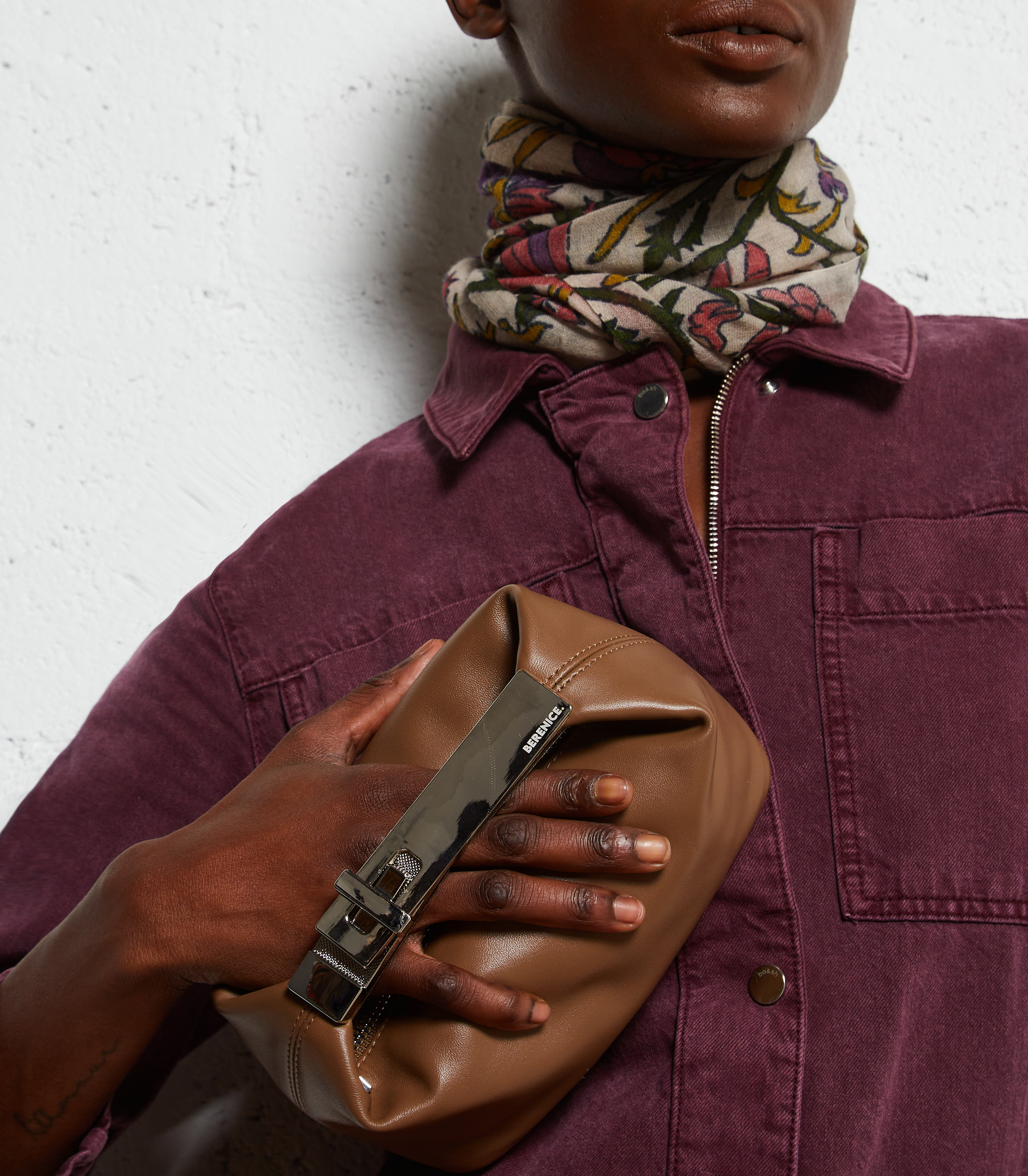 Petit sac en cuir à anse métallique BERENICE Marron