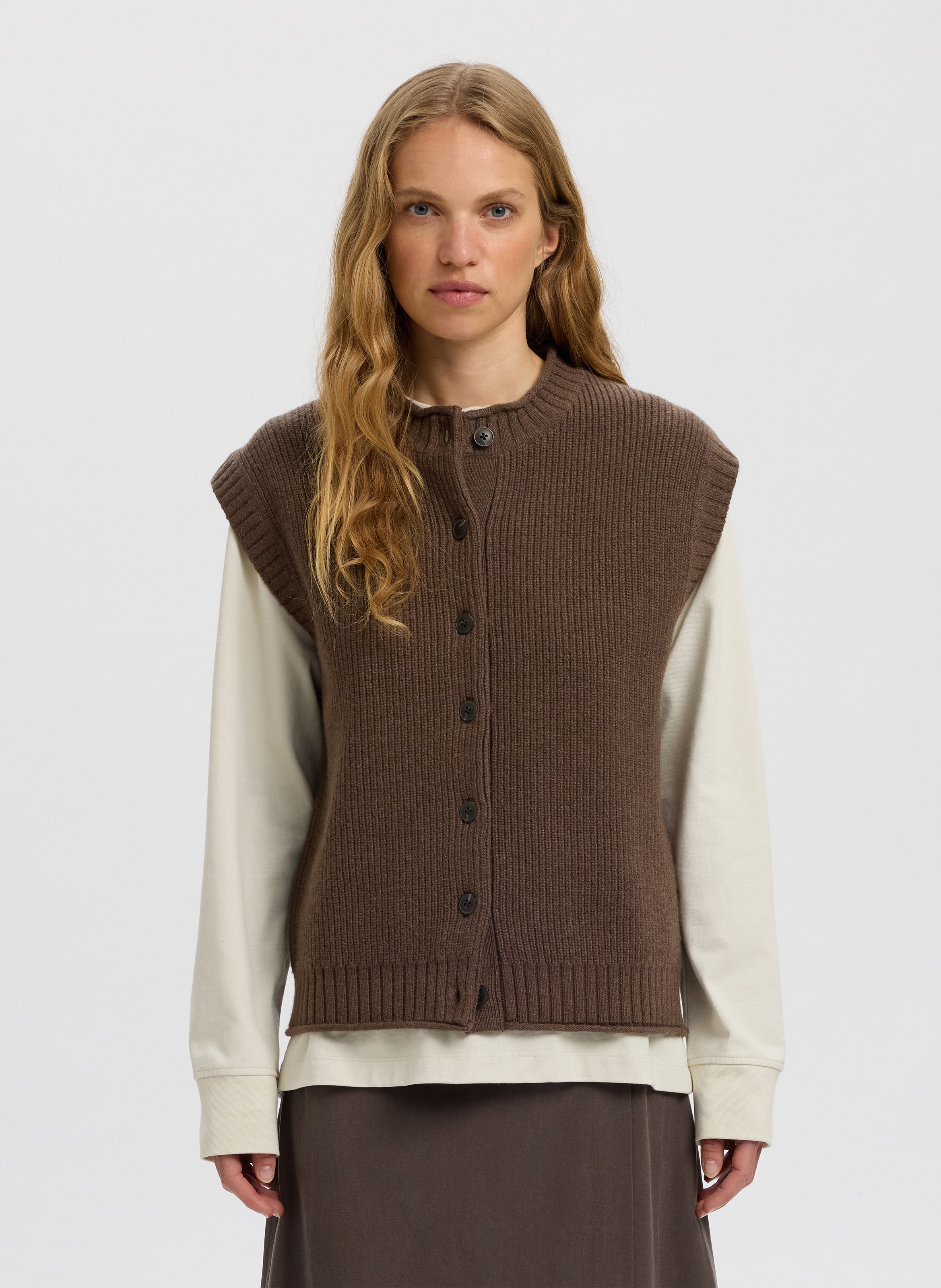 Gilet col rond en laine SELECTED Marron