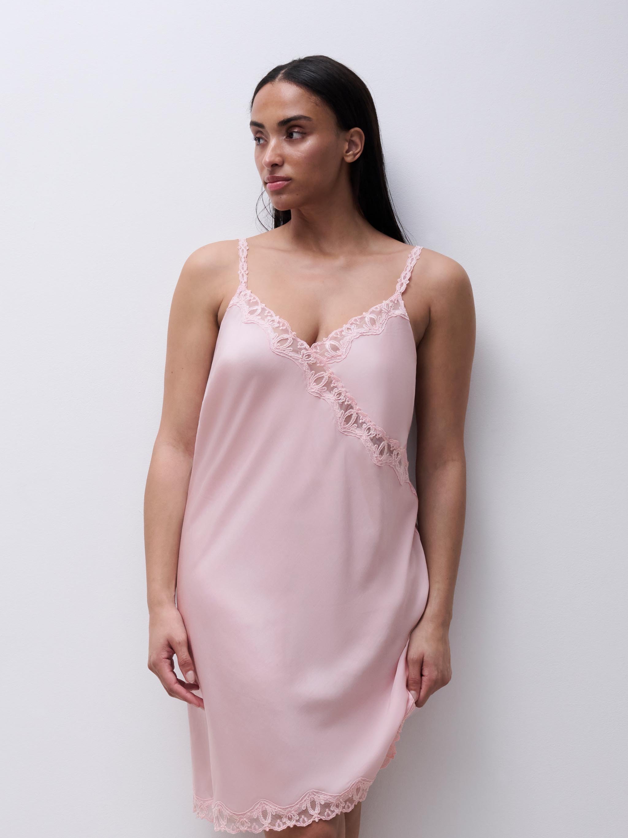 New 1P Italian embroidery nightdress CHANTELLE Pink