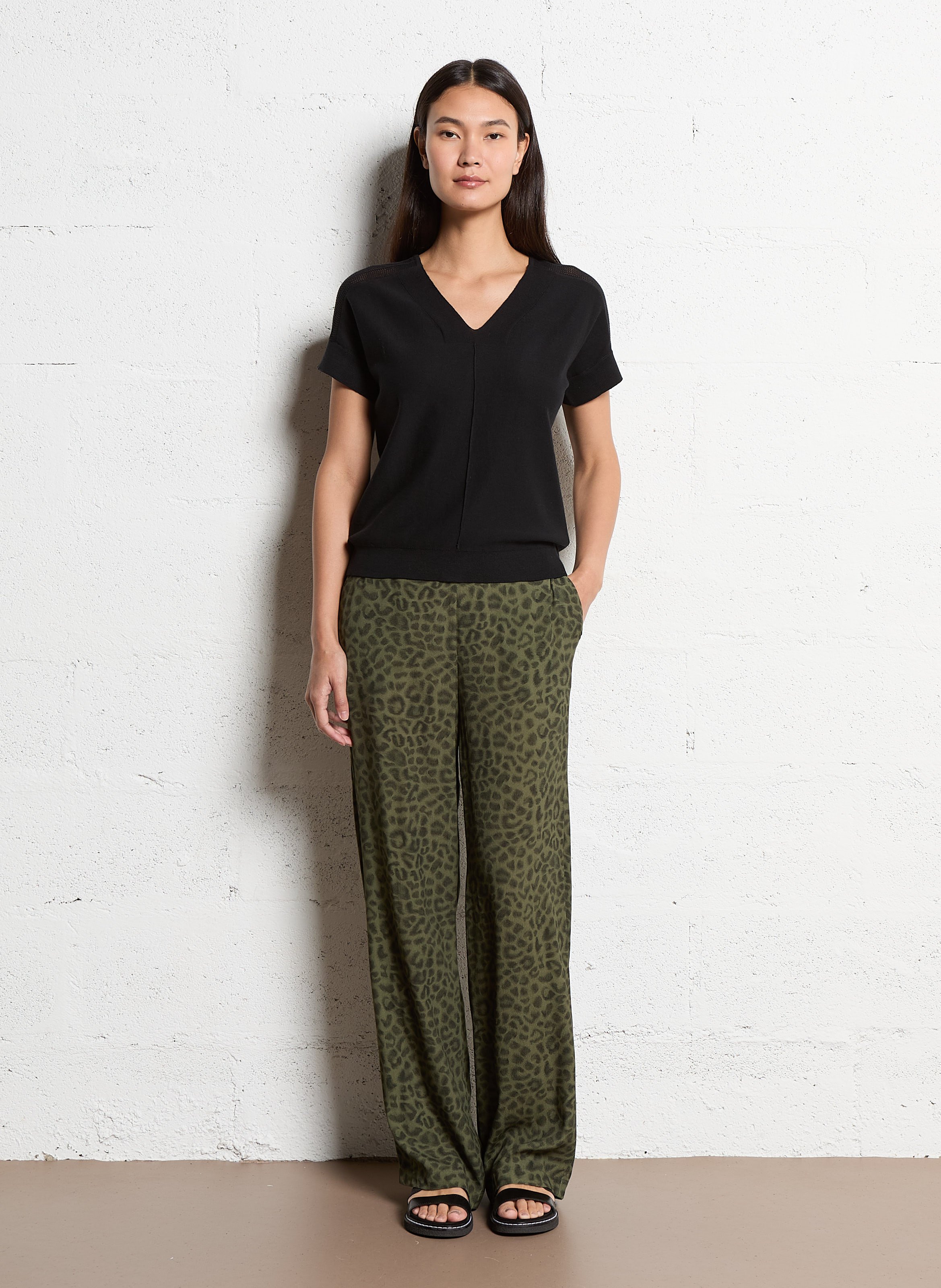 Pull col V manches courtes uni MAISON 123 Noir