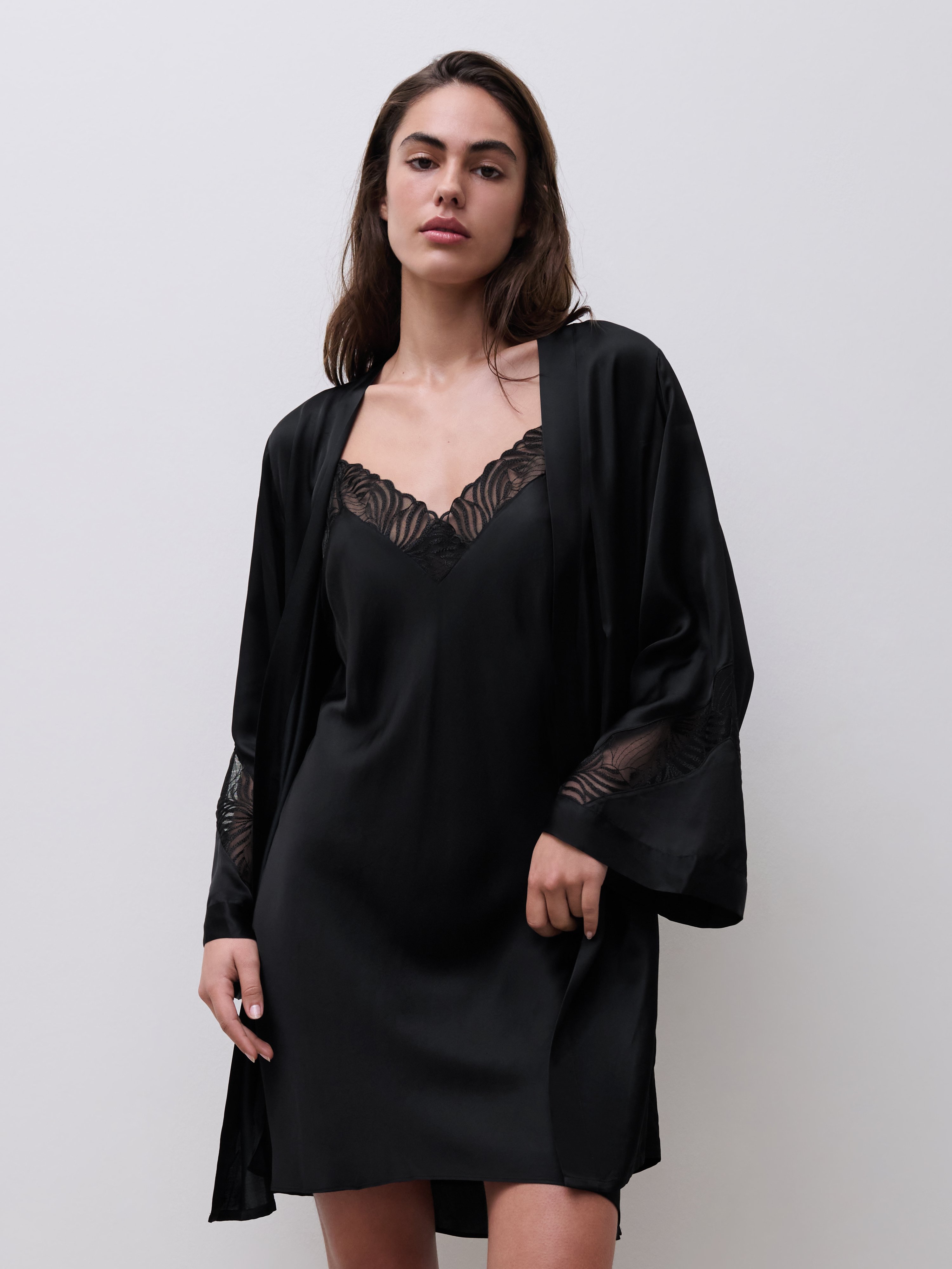 Embroidered kimono CHANTELLE Black