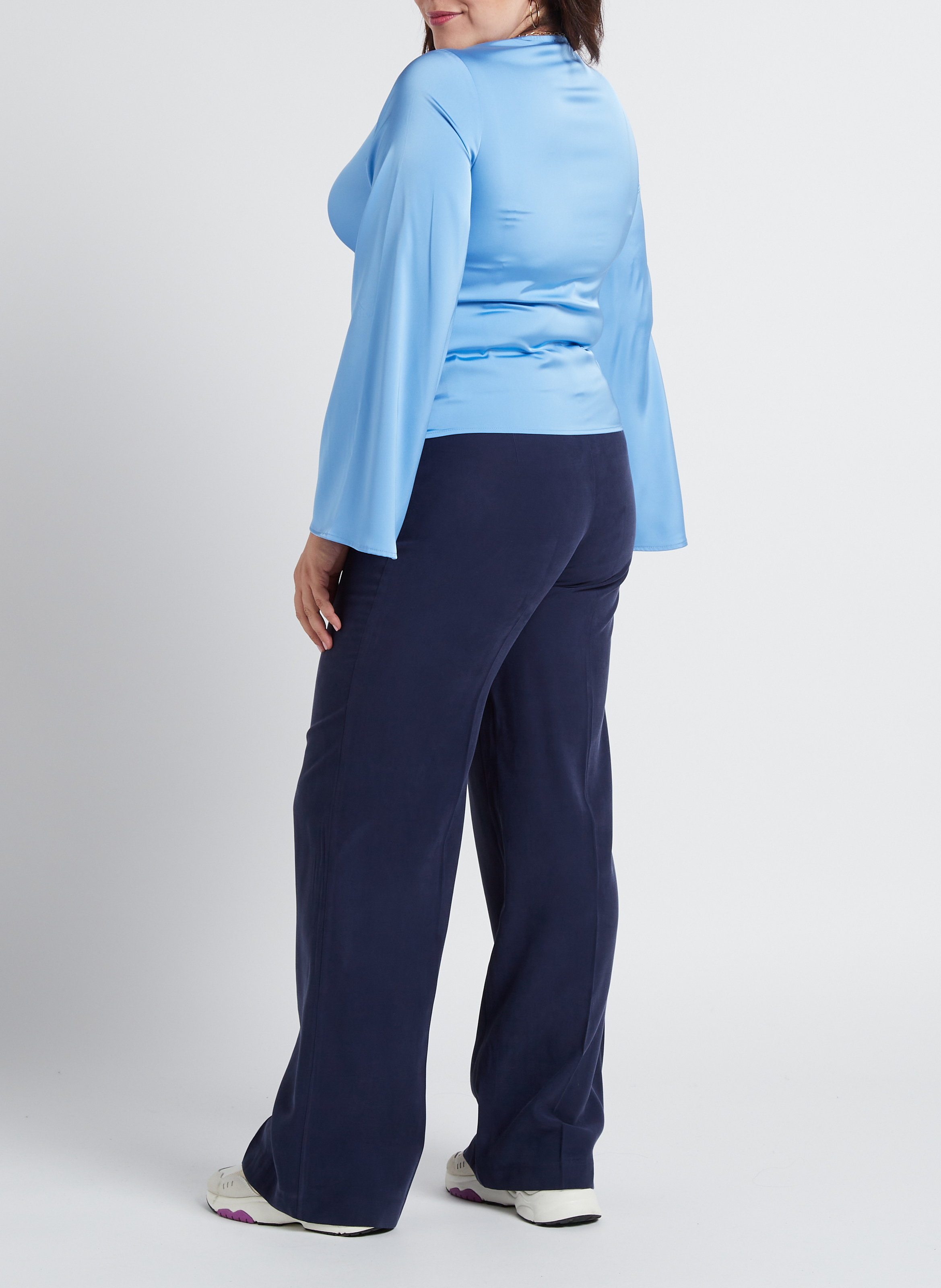 Fließende, gerade geschnittene Hose GINA TRICOT Blau