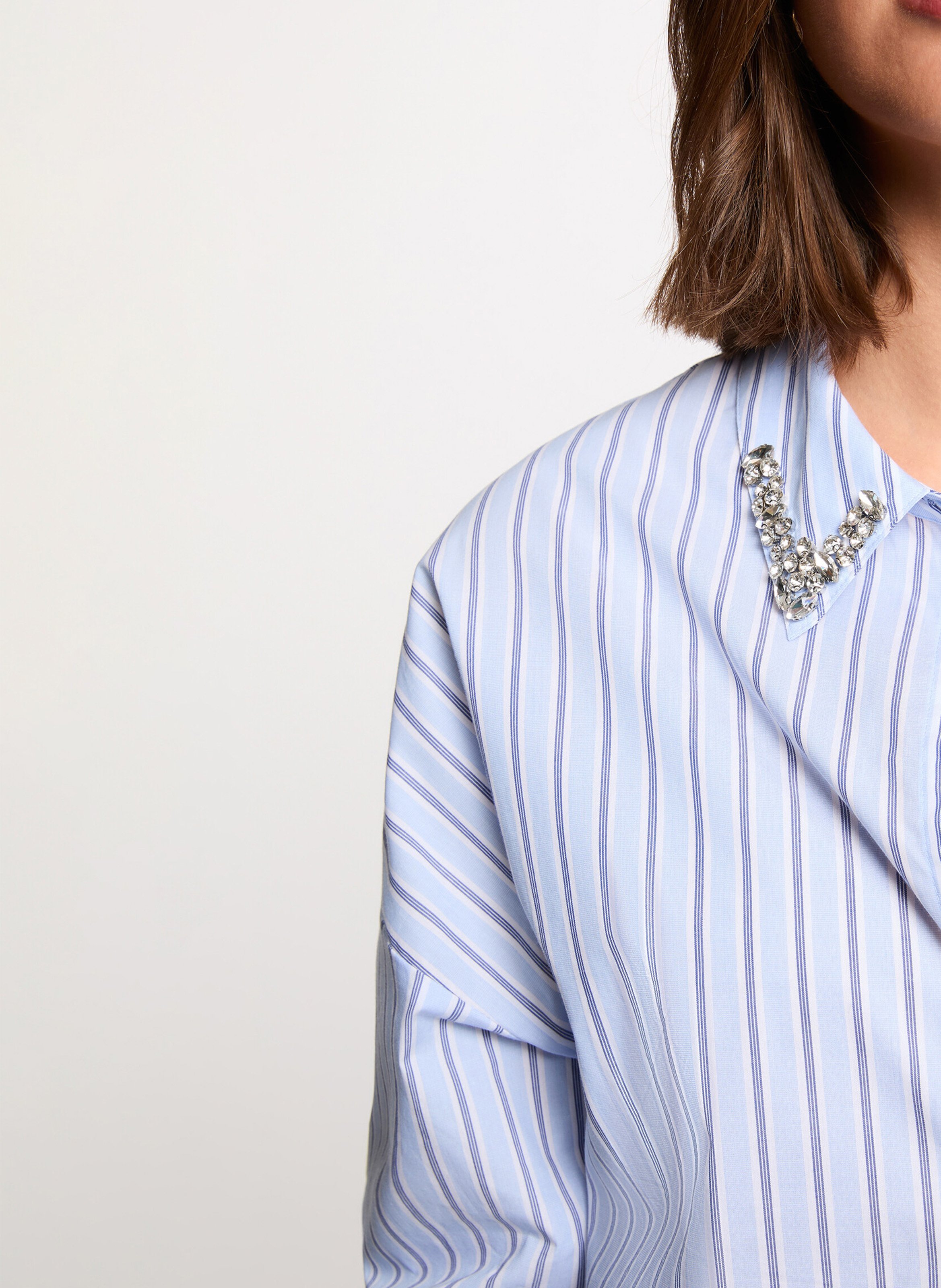 <p>Übergroßes Hemd mit Streifen und Strassdetails</p> MORGAN Mehrfarbig