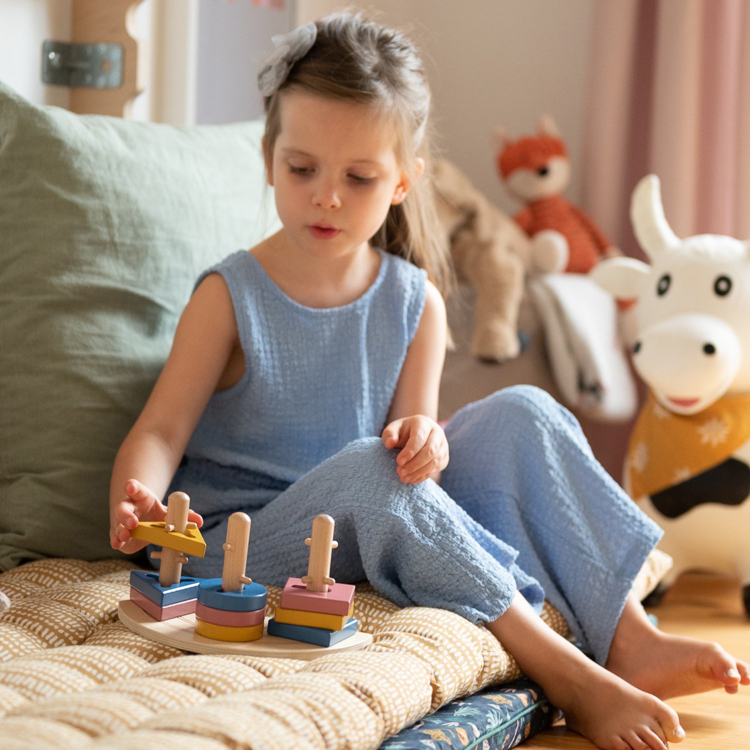 Elias rainbow peg puzzle KINDSGUT Red