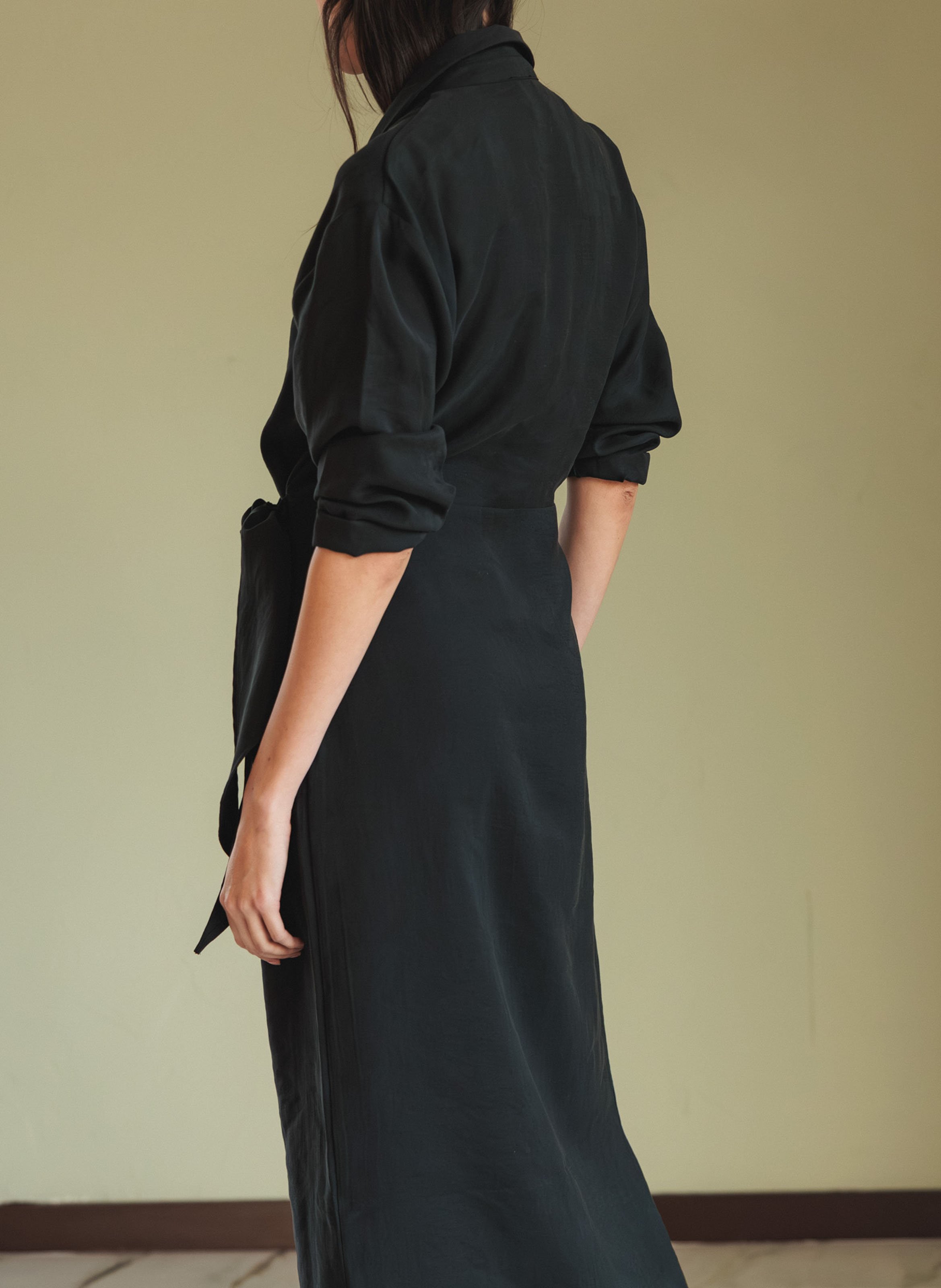 Robe longue ceinturée ajustée INDI & COLD Noir