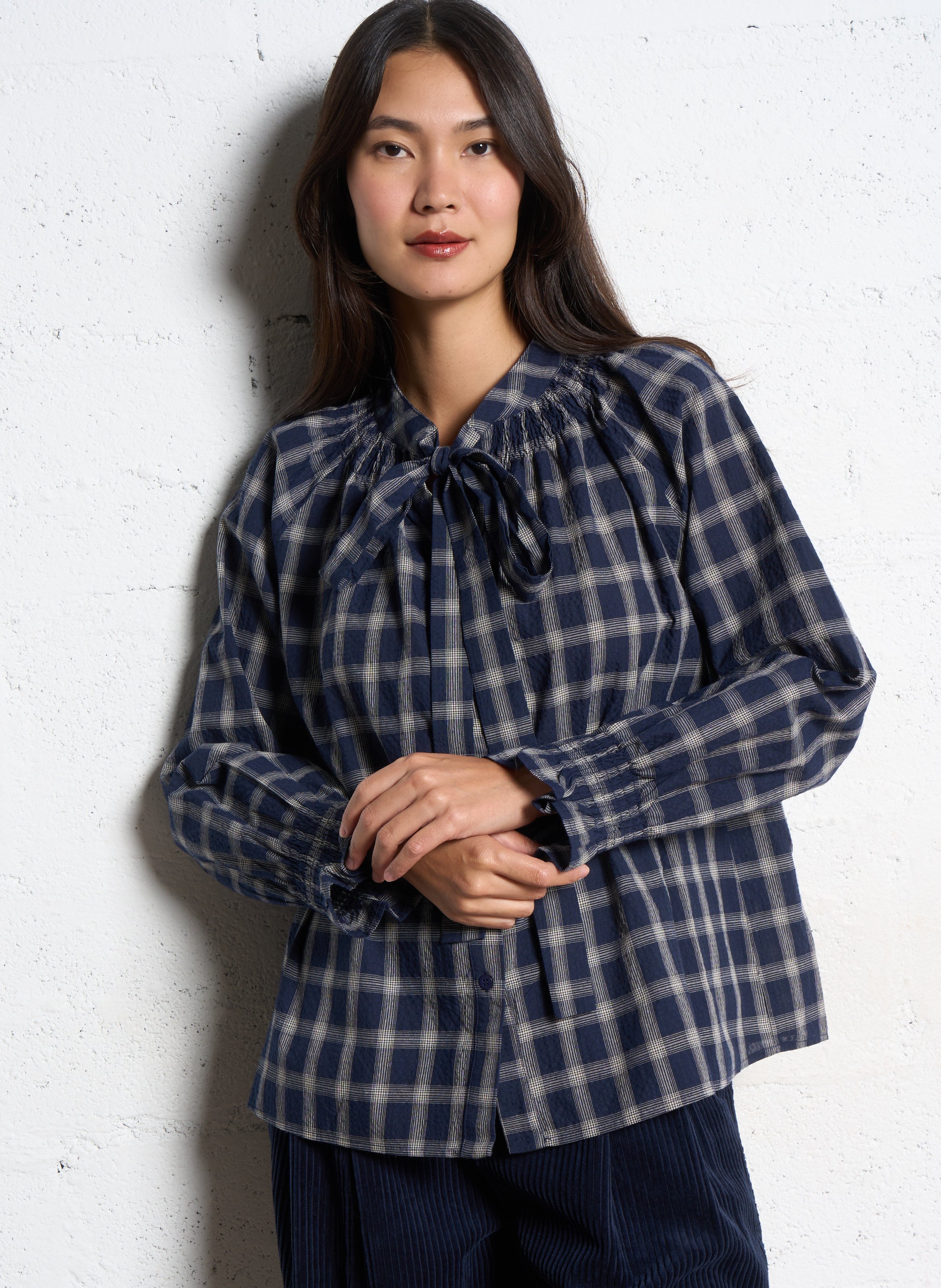 Baumwollbluse mit Schluppenkragen THE KORNER Blau