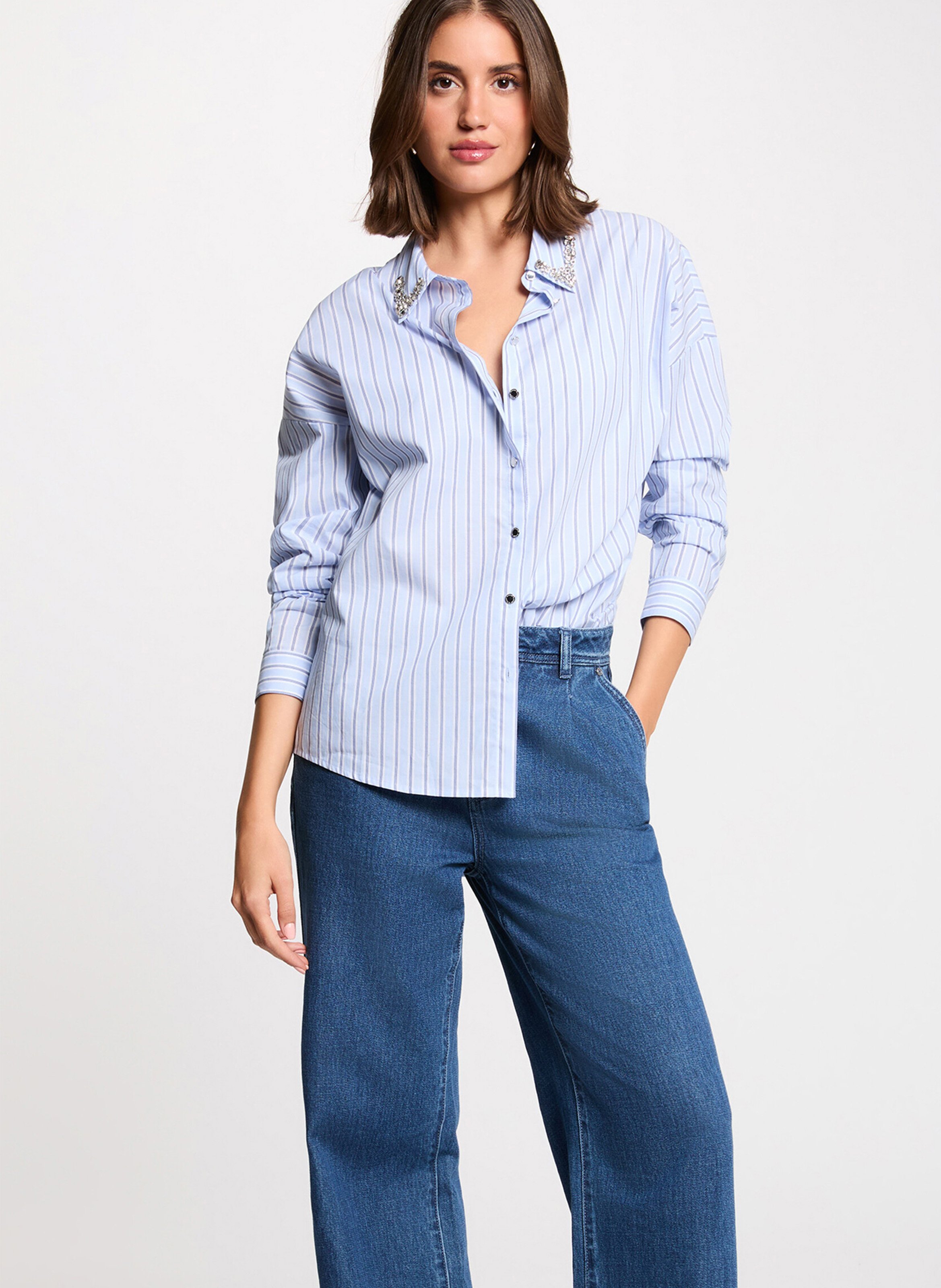 <p>Übergroßes Hemd mit Streifen und Strassdetails</p> MORGAN Mehrfarbig