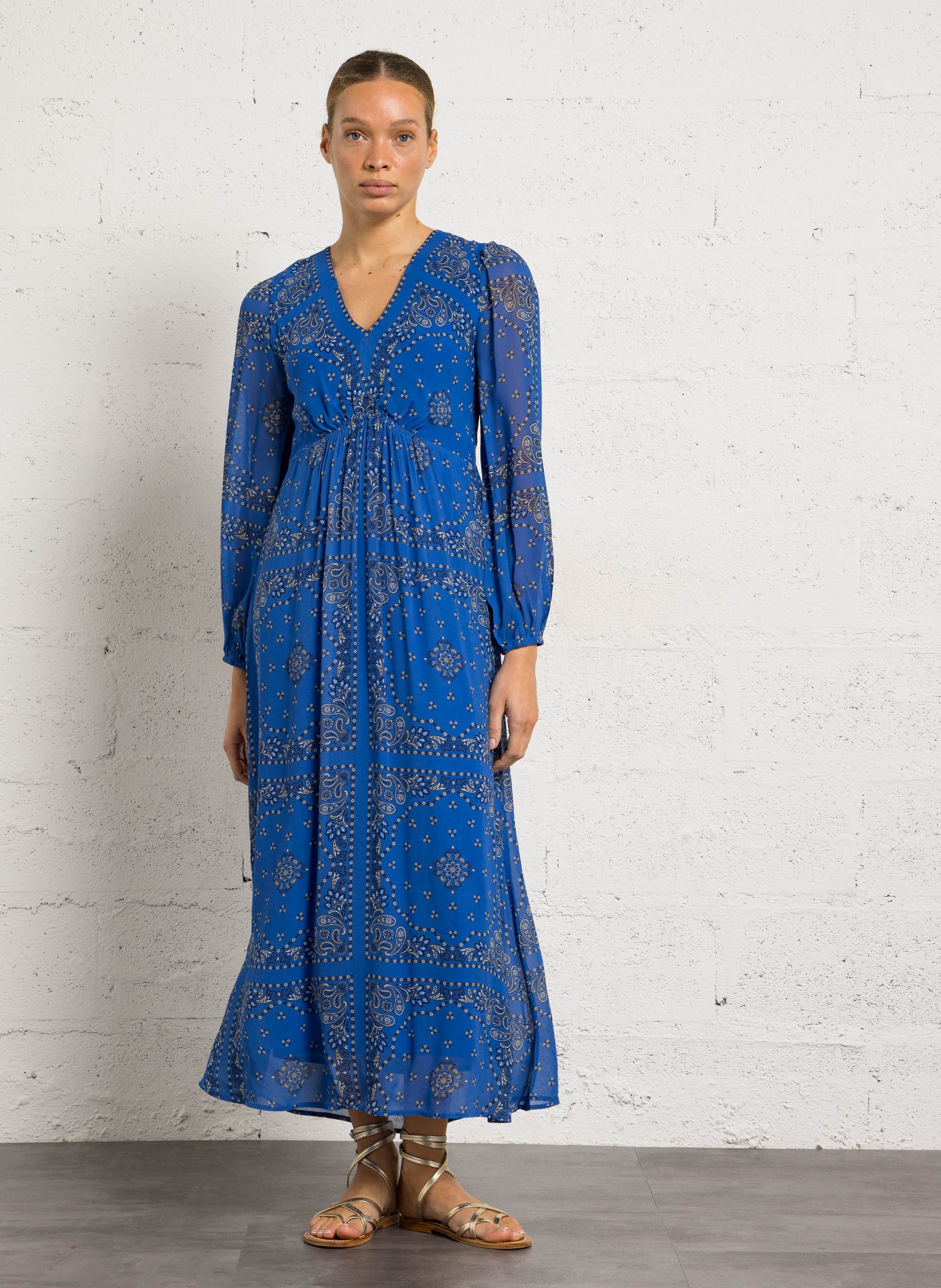 Lange jurk met V-hals en print MAISON 123 Plums