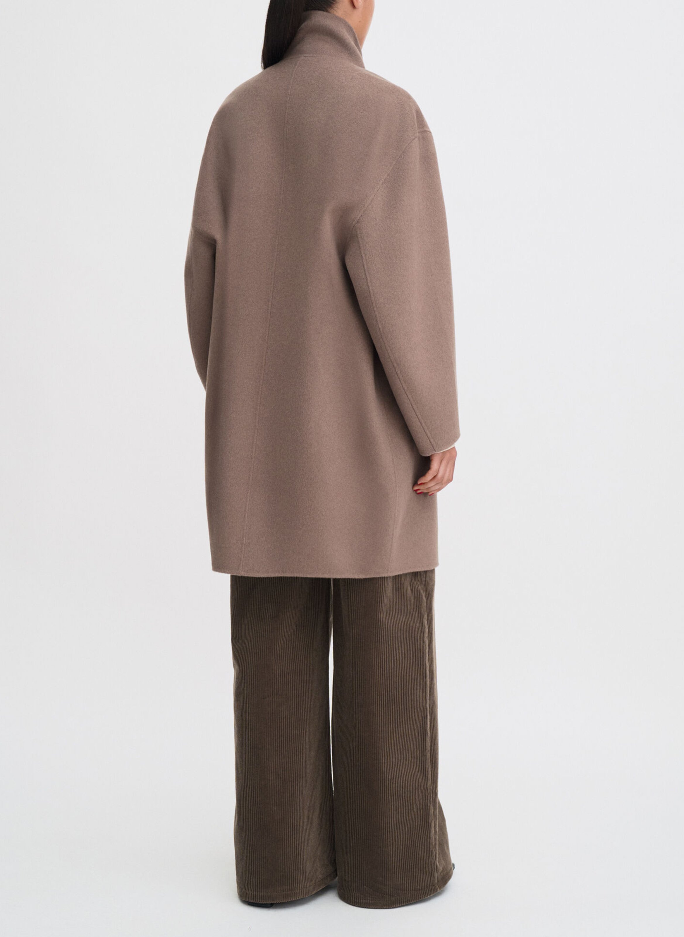 Einfarbiger Wollmantel mit Stehkragen FILIPPA K Braun