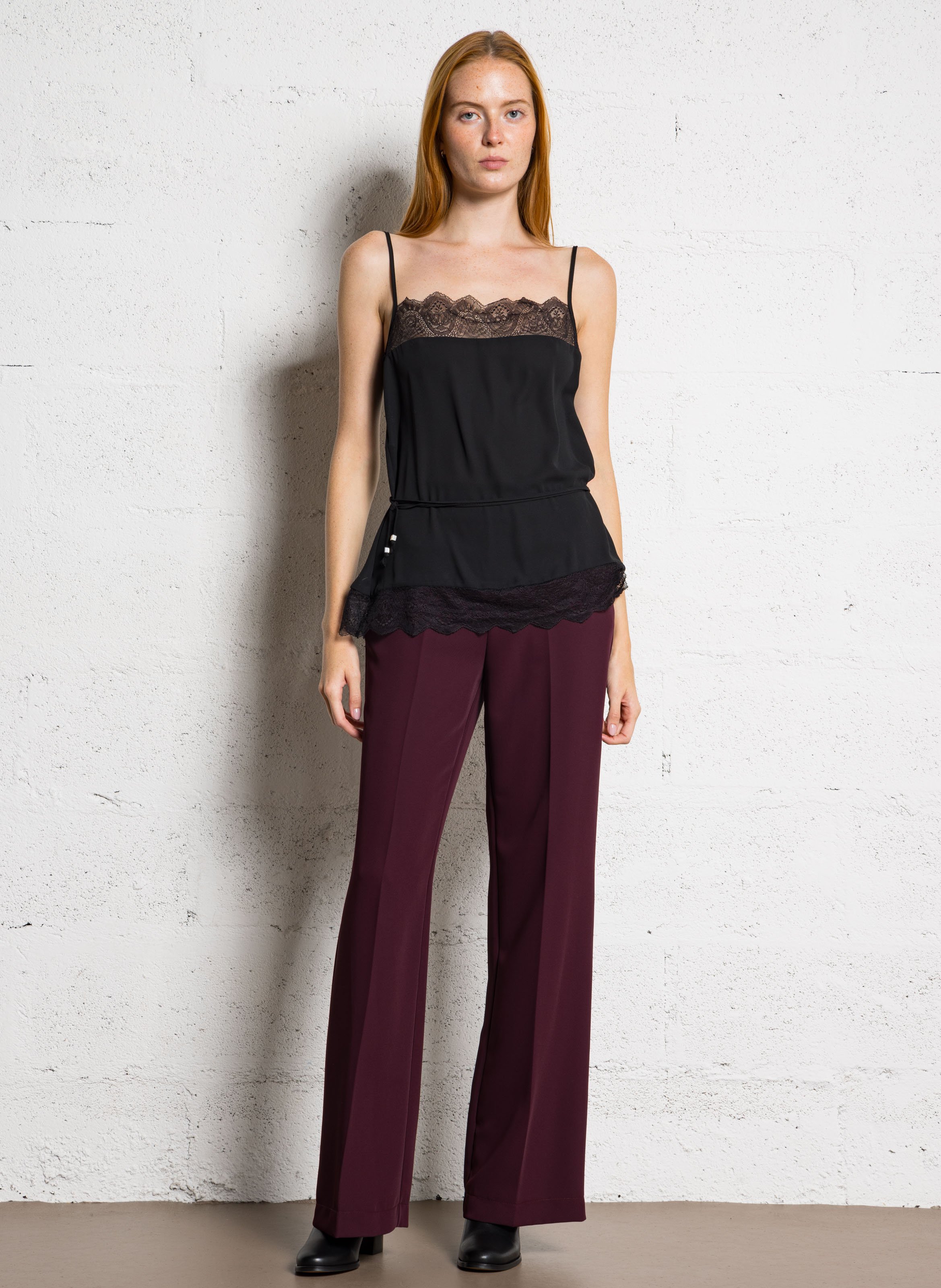 Effen leren enkellaarzen met textuur MAISON TOUFET Zwart