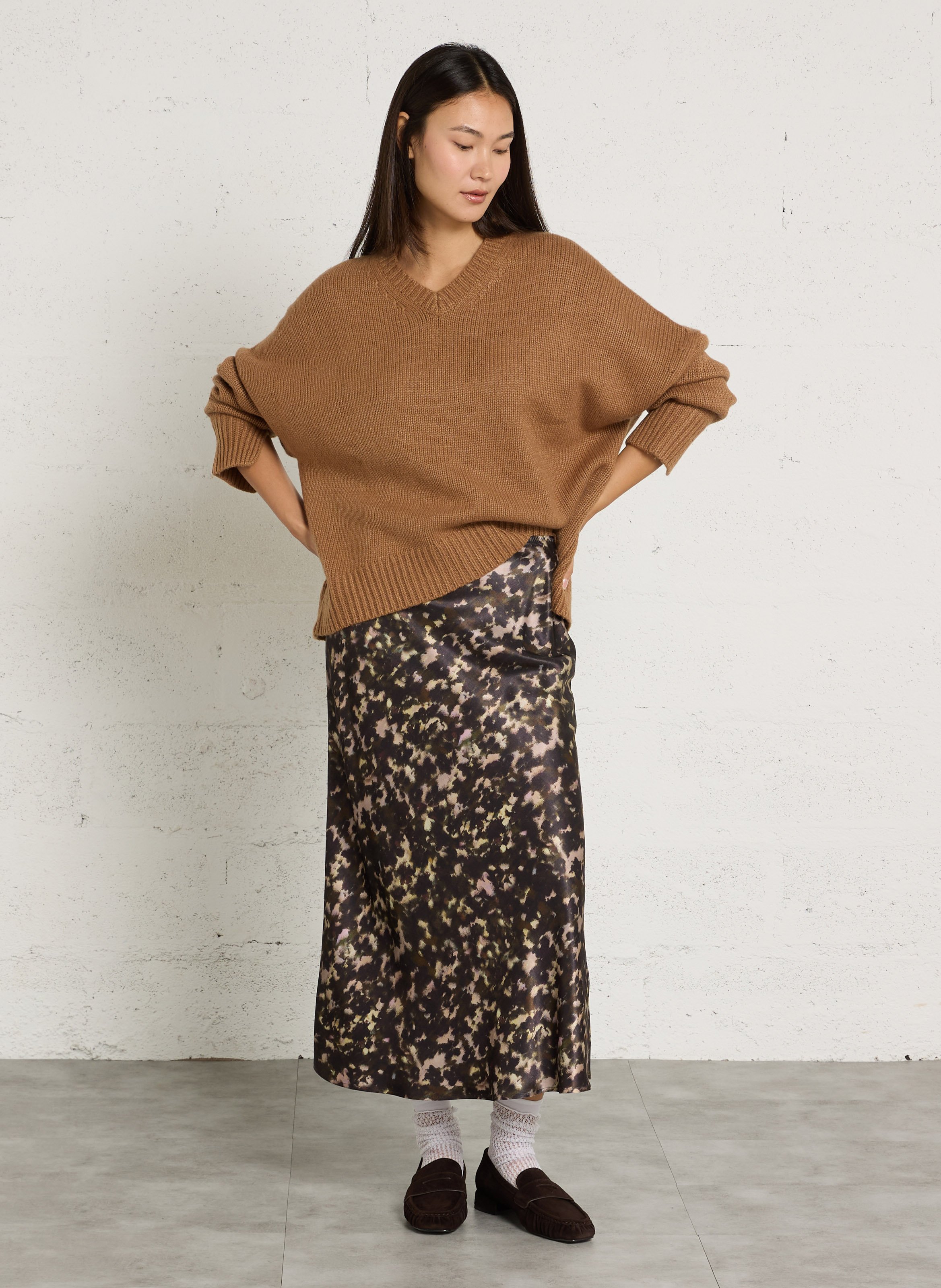 Loose-fit wool-blend sweater with V-neck BELLEROSE Brown