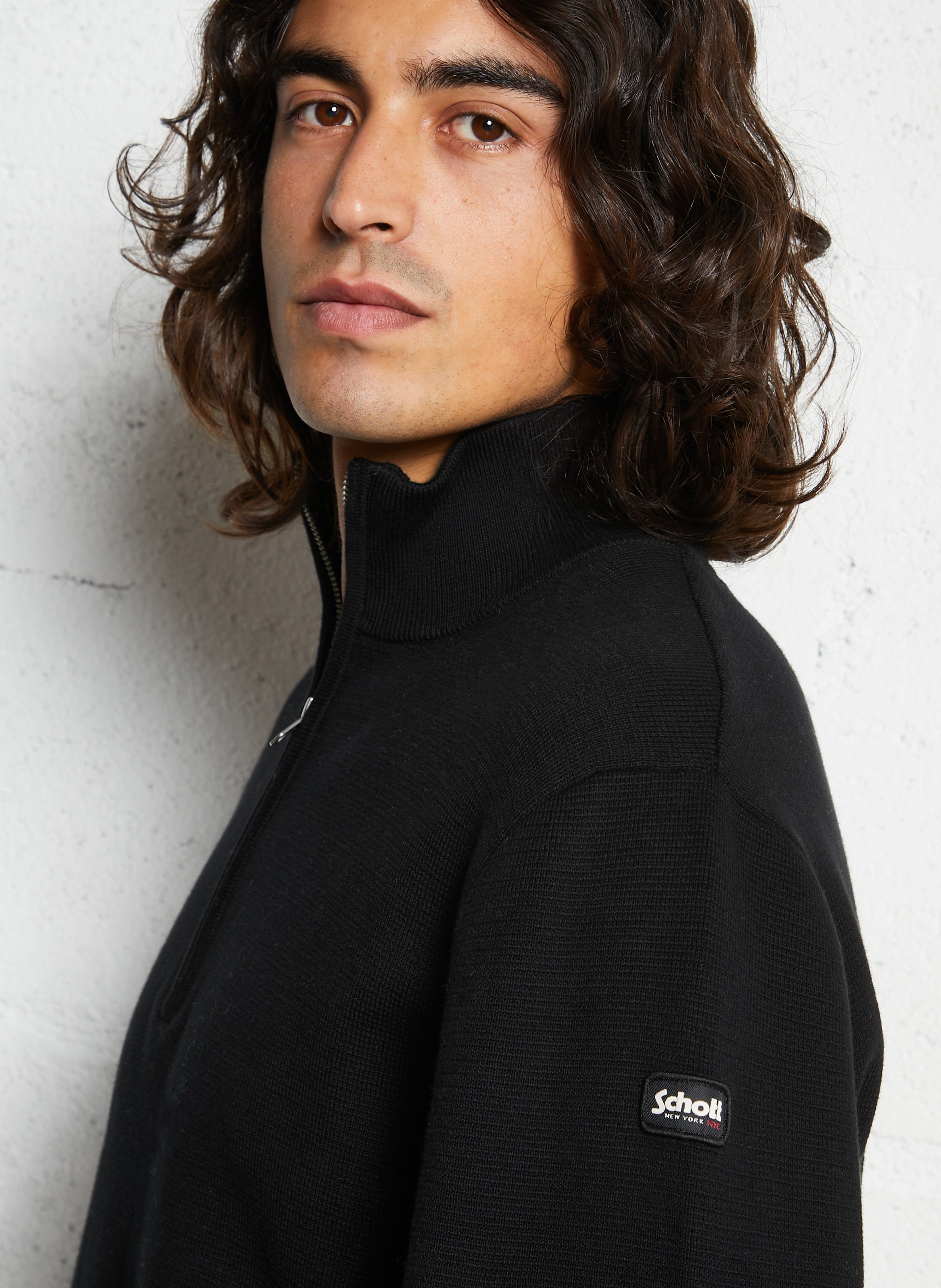 Pull droit col montant zippé en coton  SCHOTT Noir