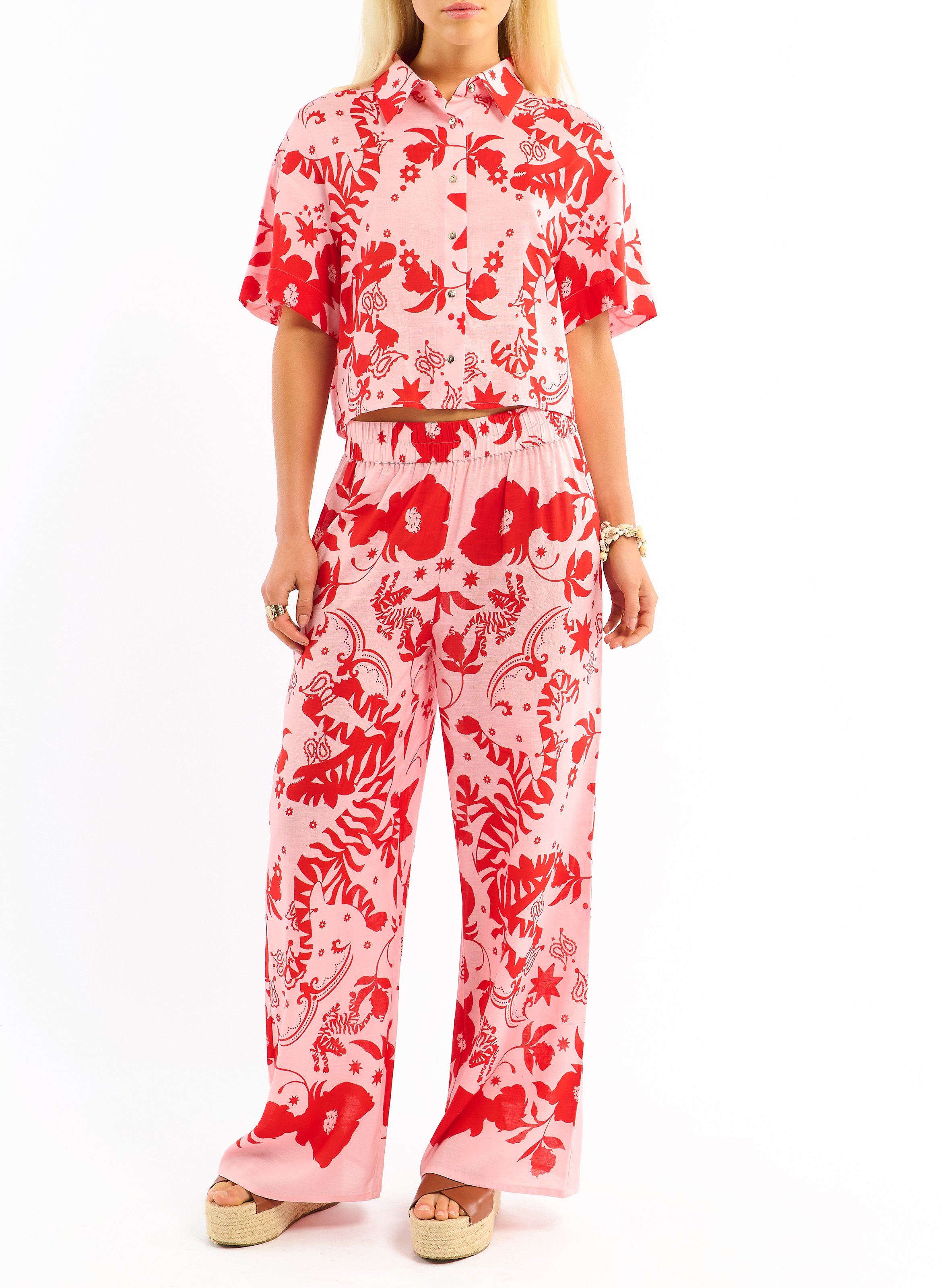 Oversize printed shirt with classic collar WILD Pink